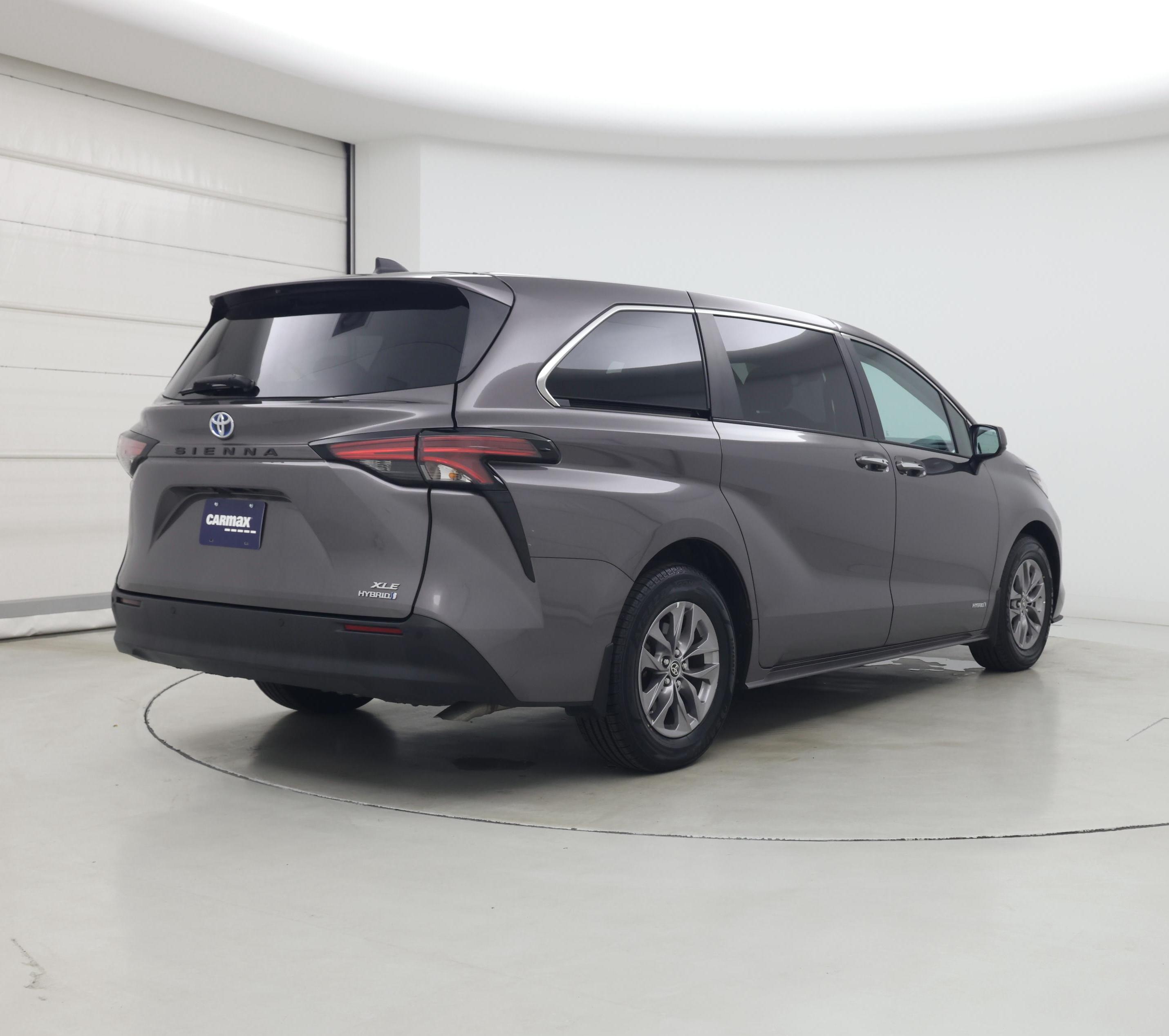 Thumbnail: 2021 Toyota Sienna - 8