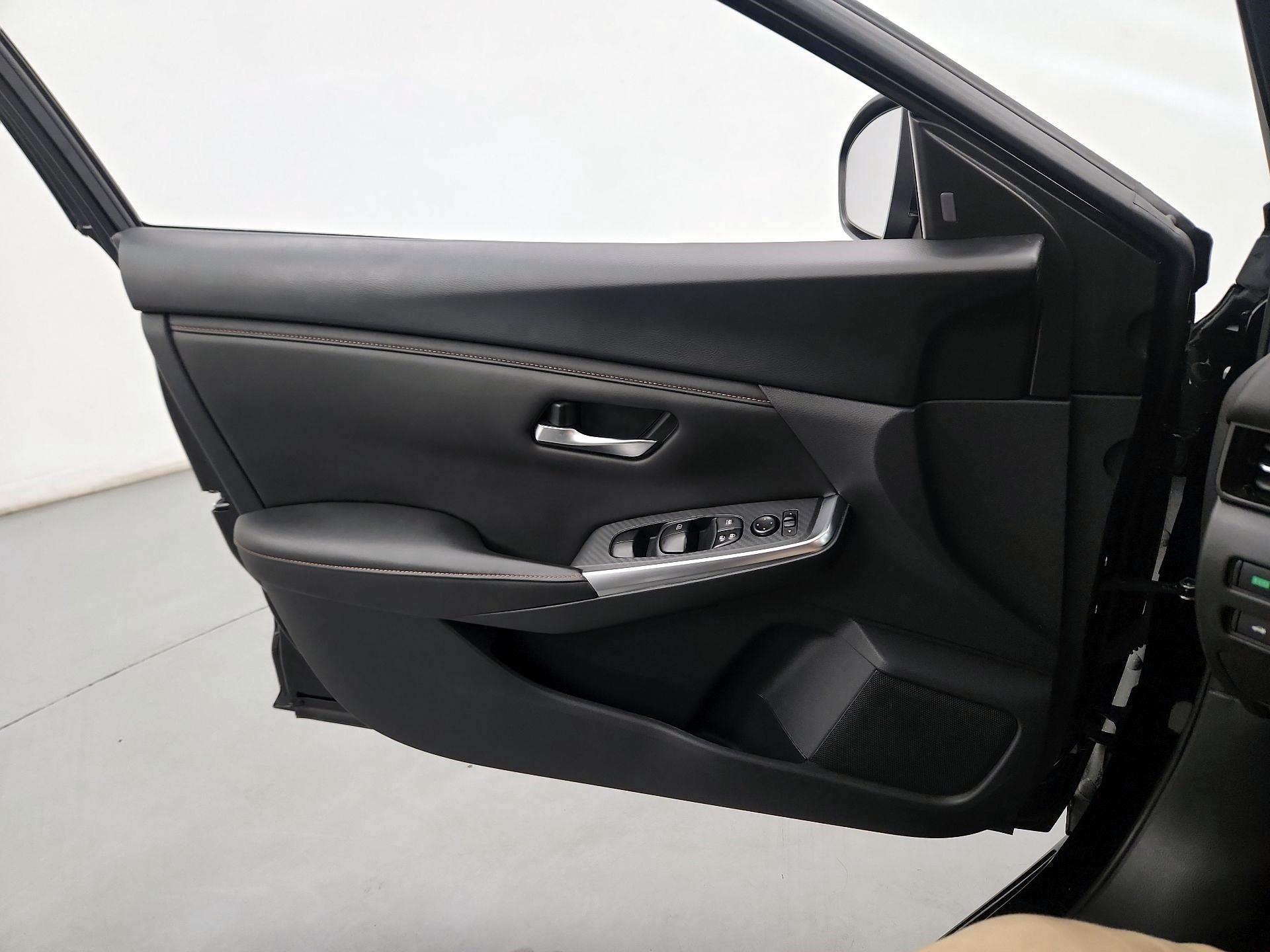 Thumbnail: 2023 Nissan Sentra - 10