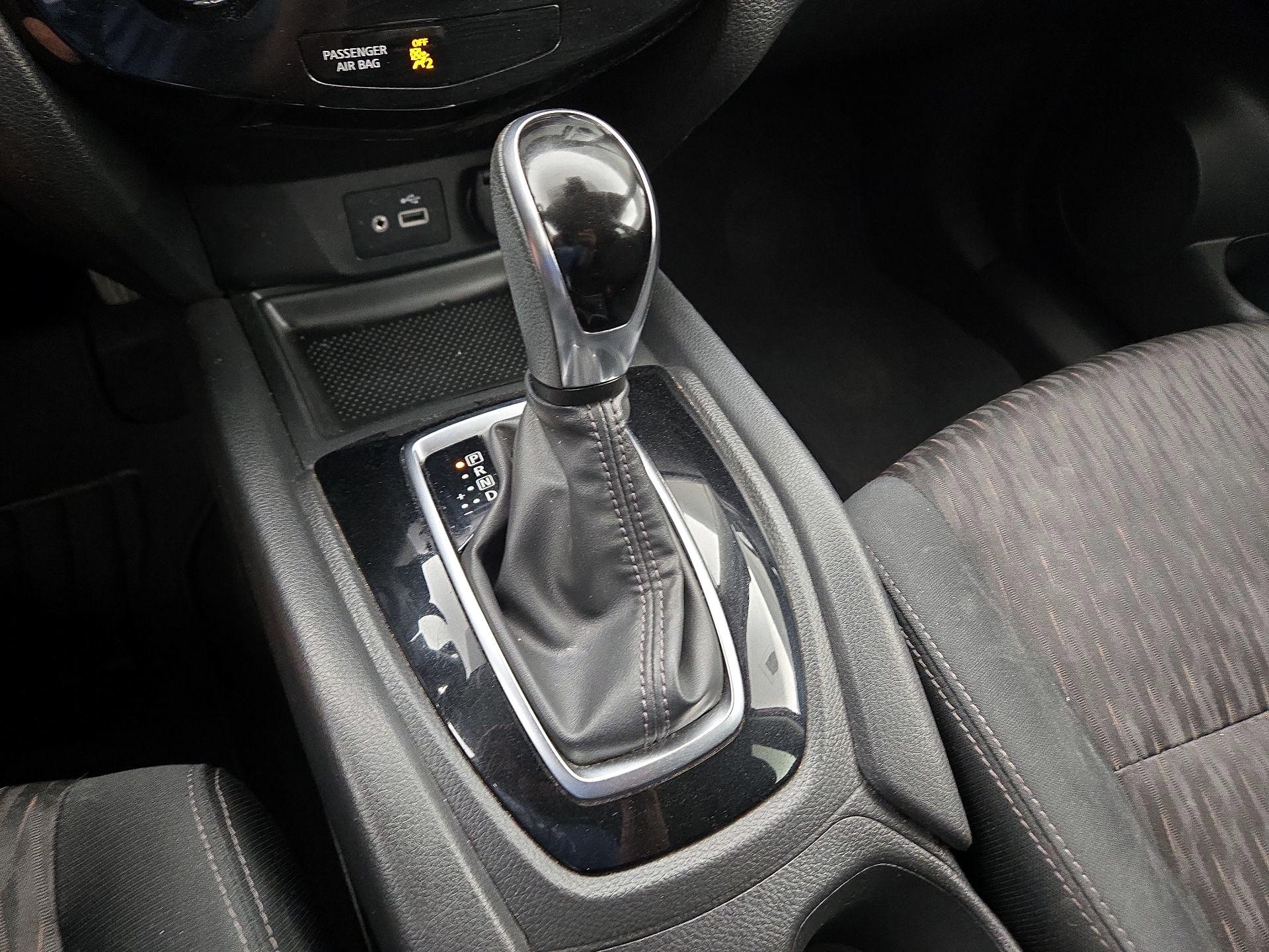Thumbnail: 2019 Nissan Rogue - 17