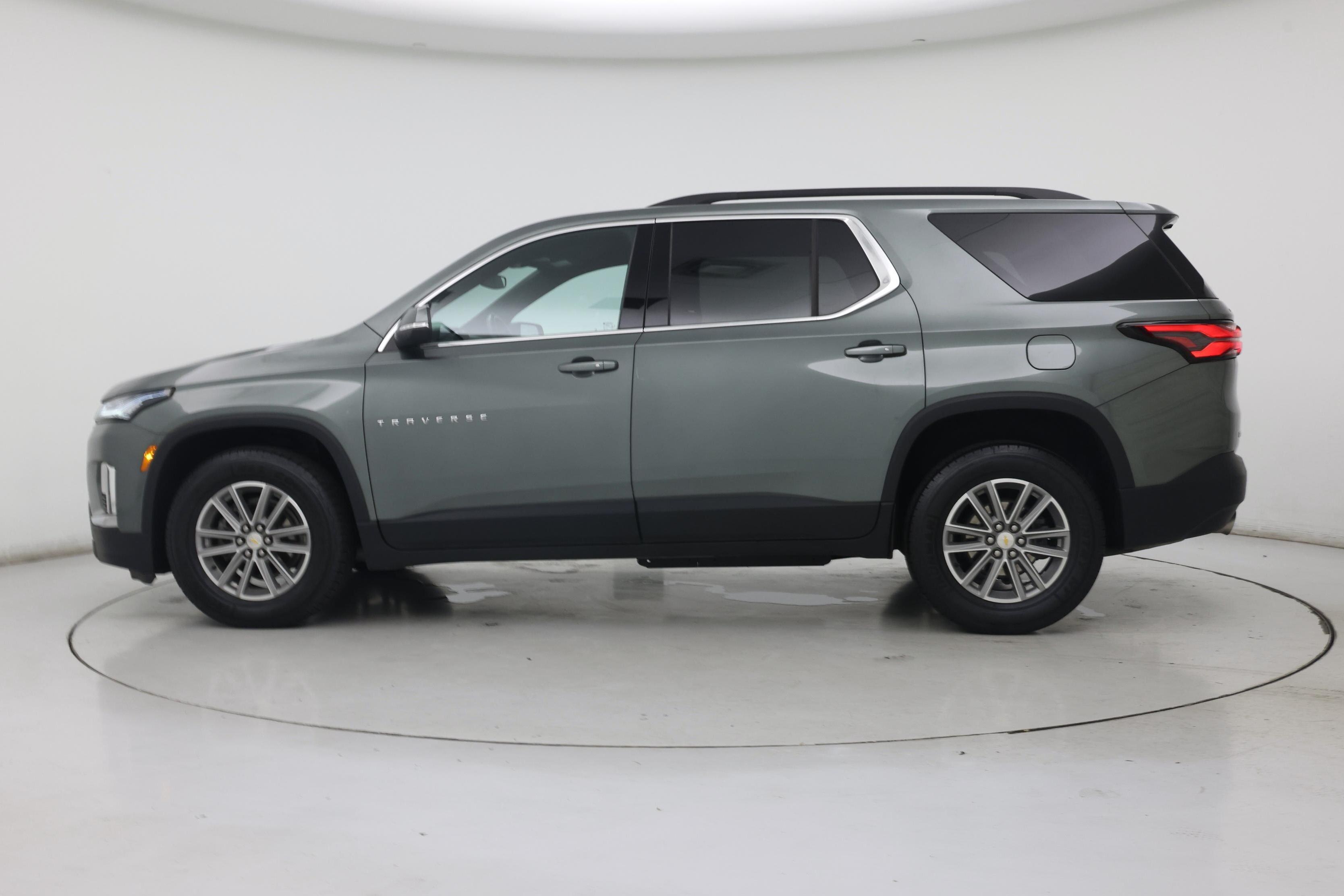 Thumbnail: 2022 Chevrolet Traverse - 3