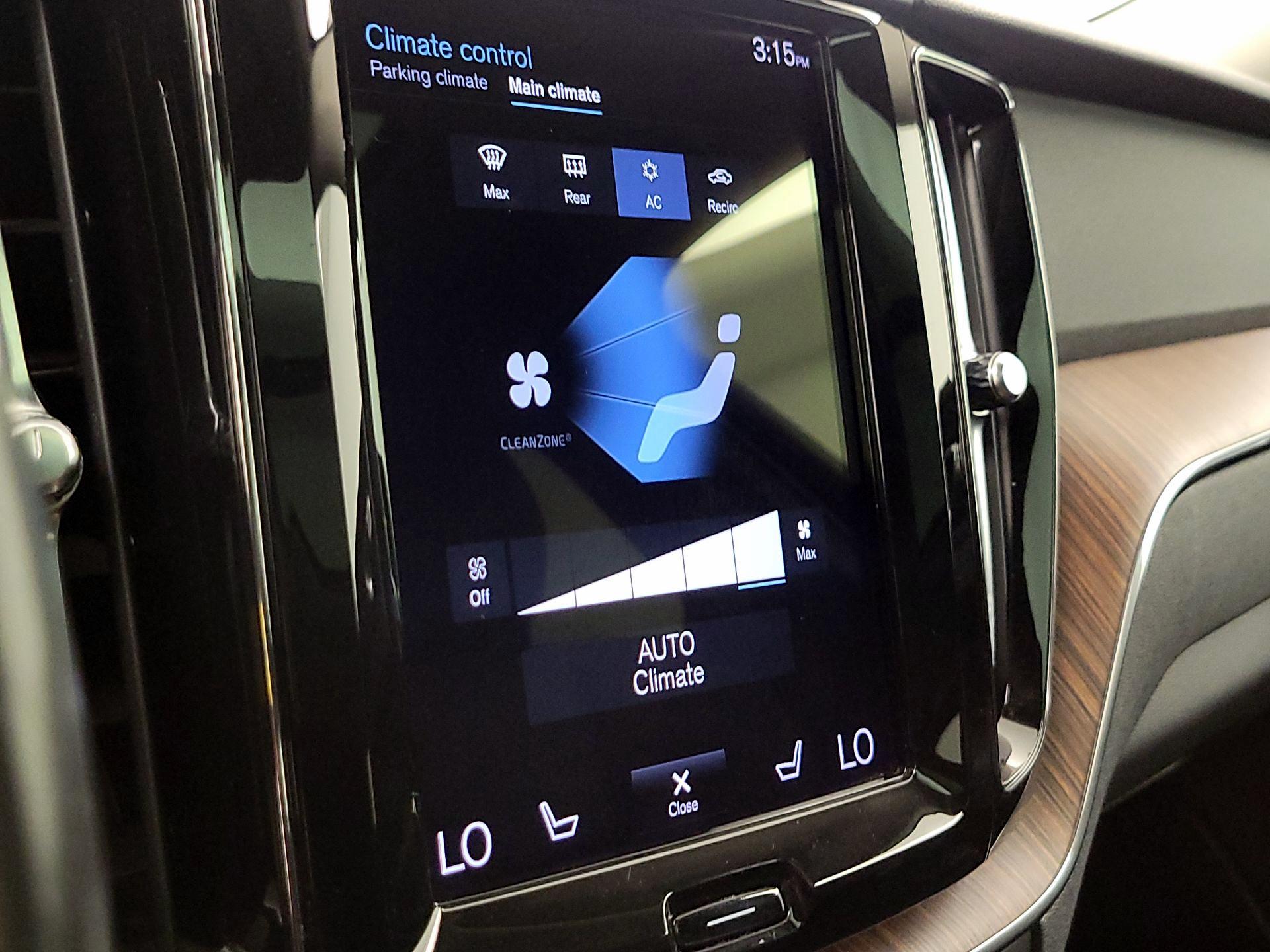 Thumbnail: 2021 Volvo XC60 - 16