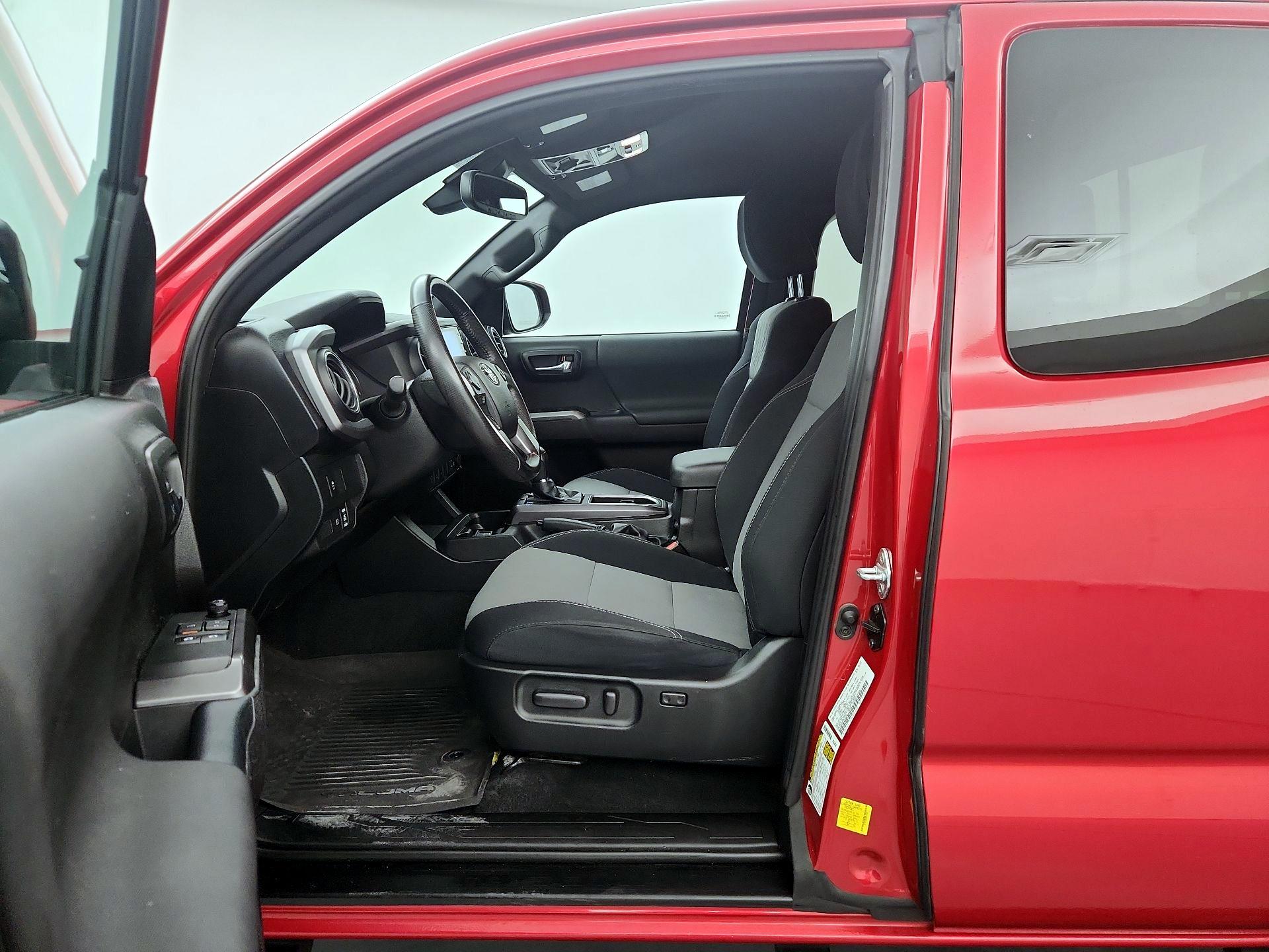Thumbnail: 2021 Toyota Tacoma - 9