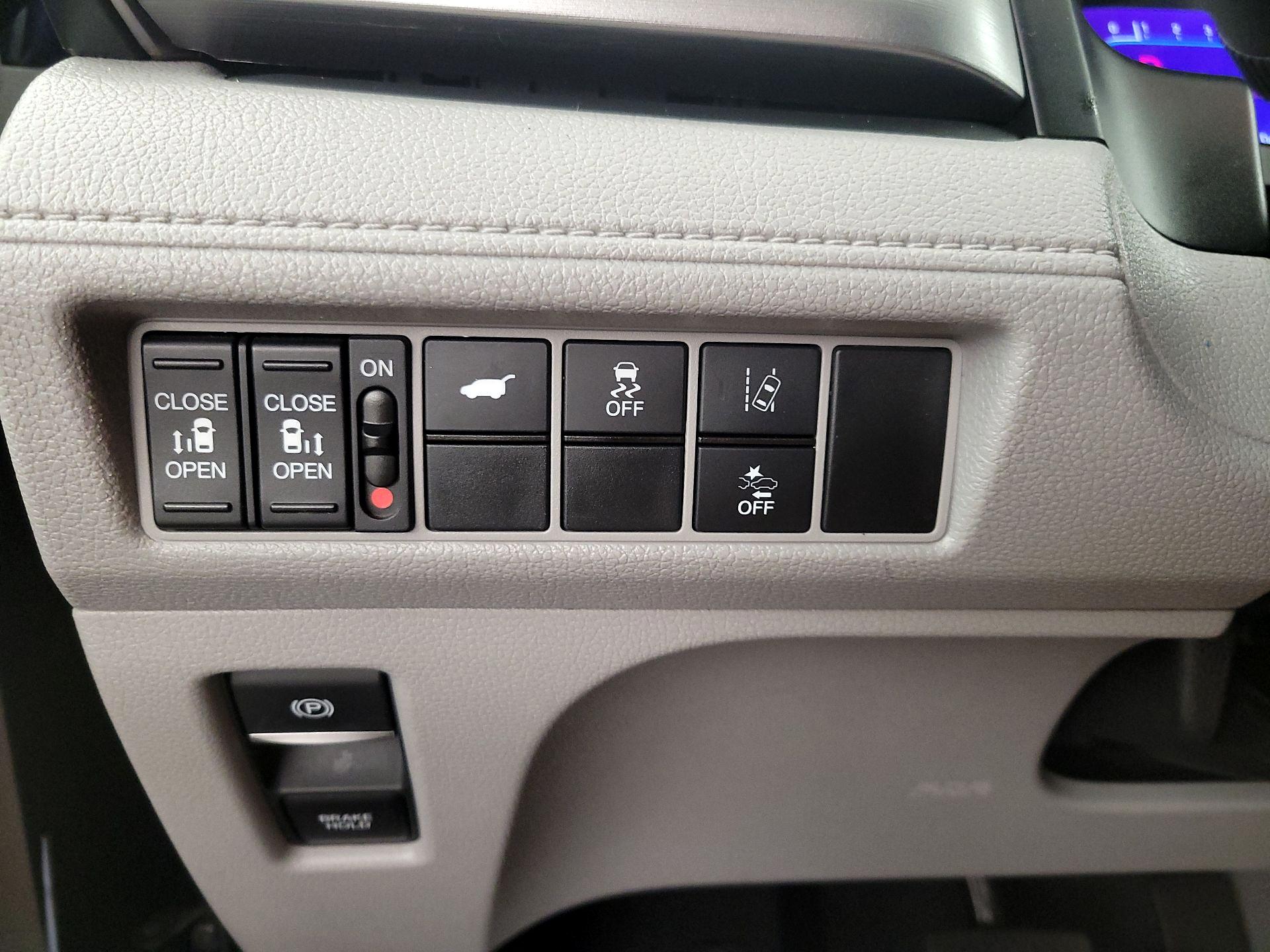 Thumbnail: 2020 Honda Odyssey - 13