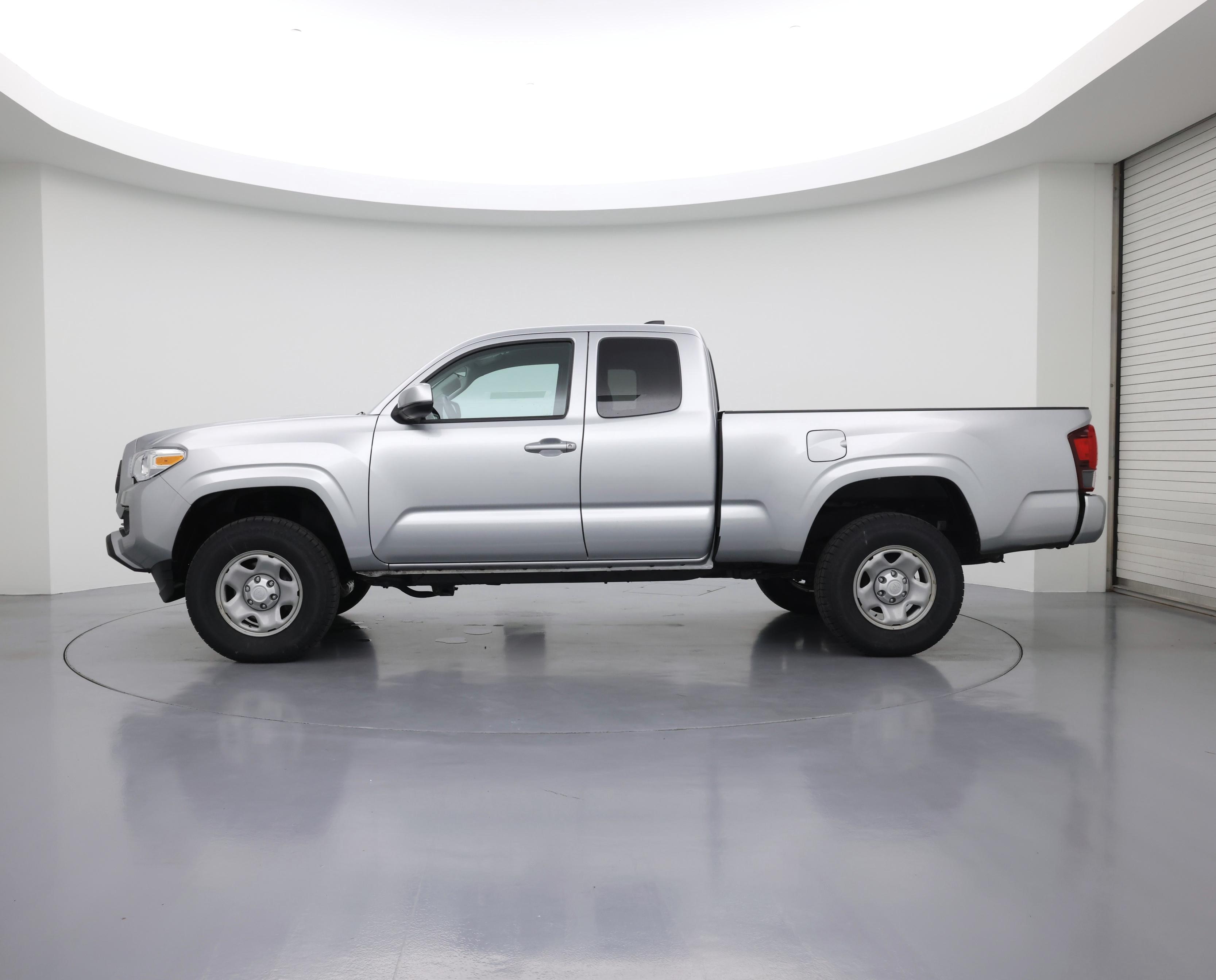 Thumbnail: 2022 Toyota Tacoma - 3