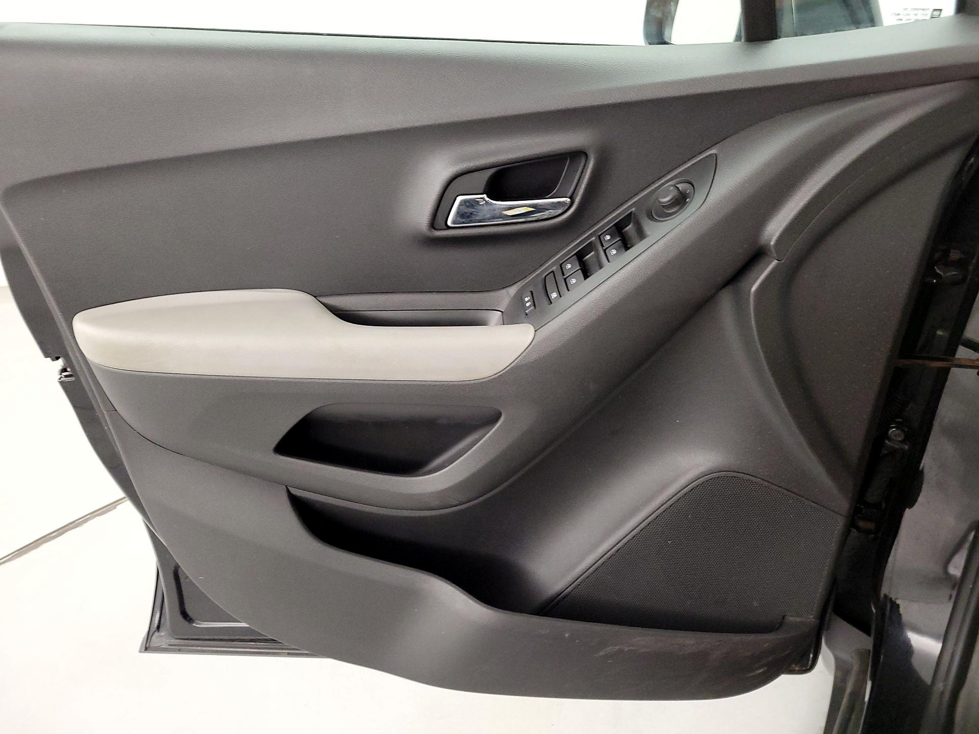 Thumbnail: 2020 Chevrolet Trax - 12