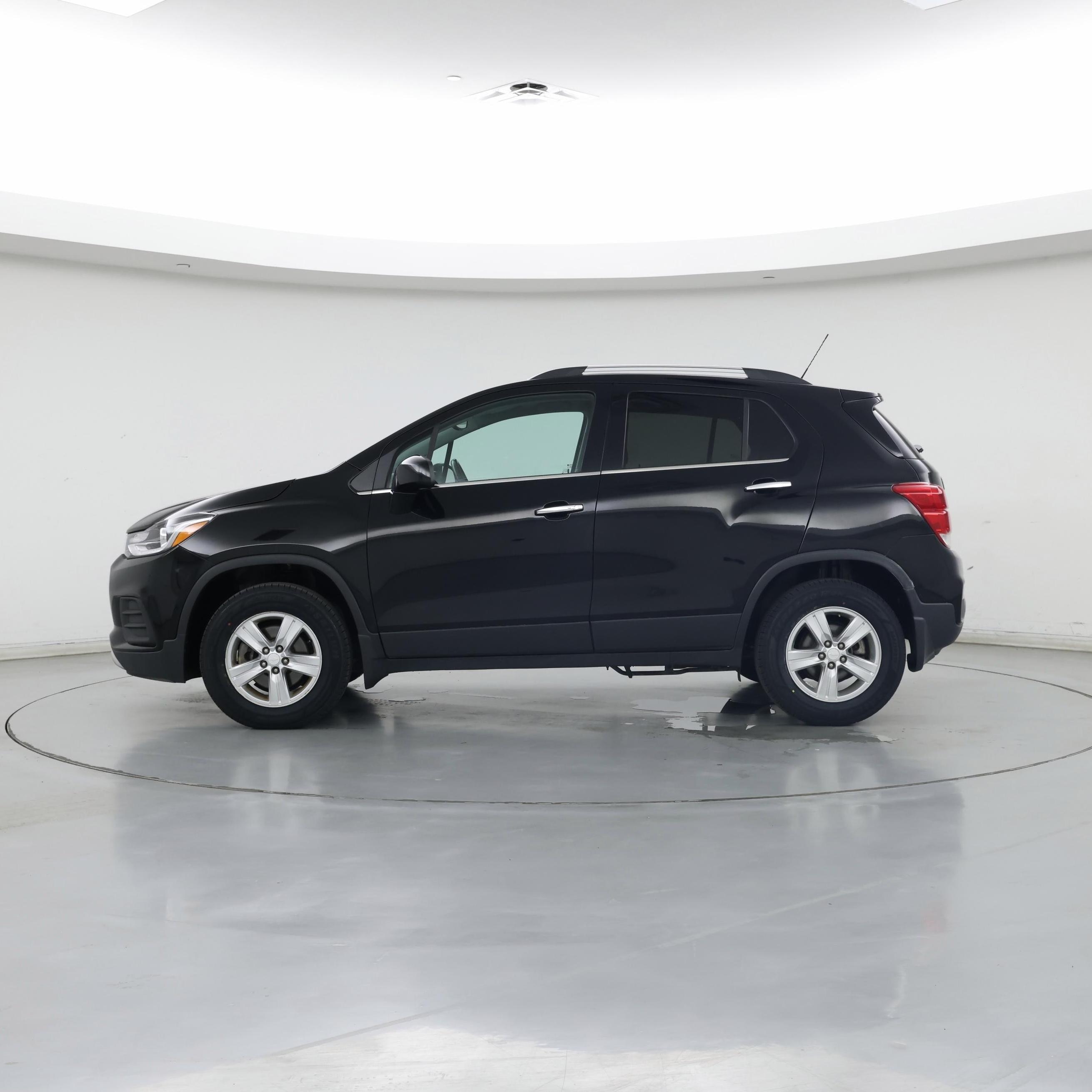 Thumbnail: 2020 Chevrolet Trax - 3