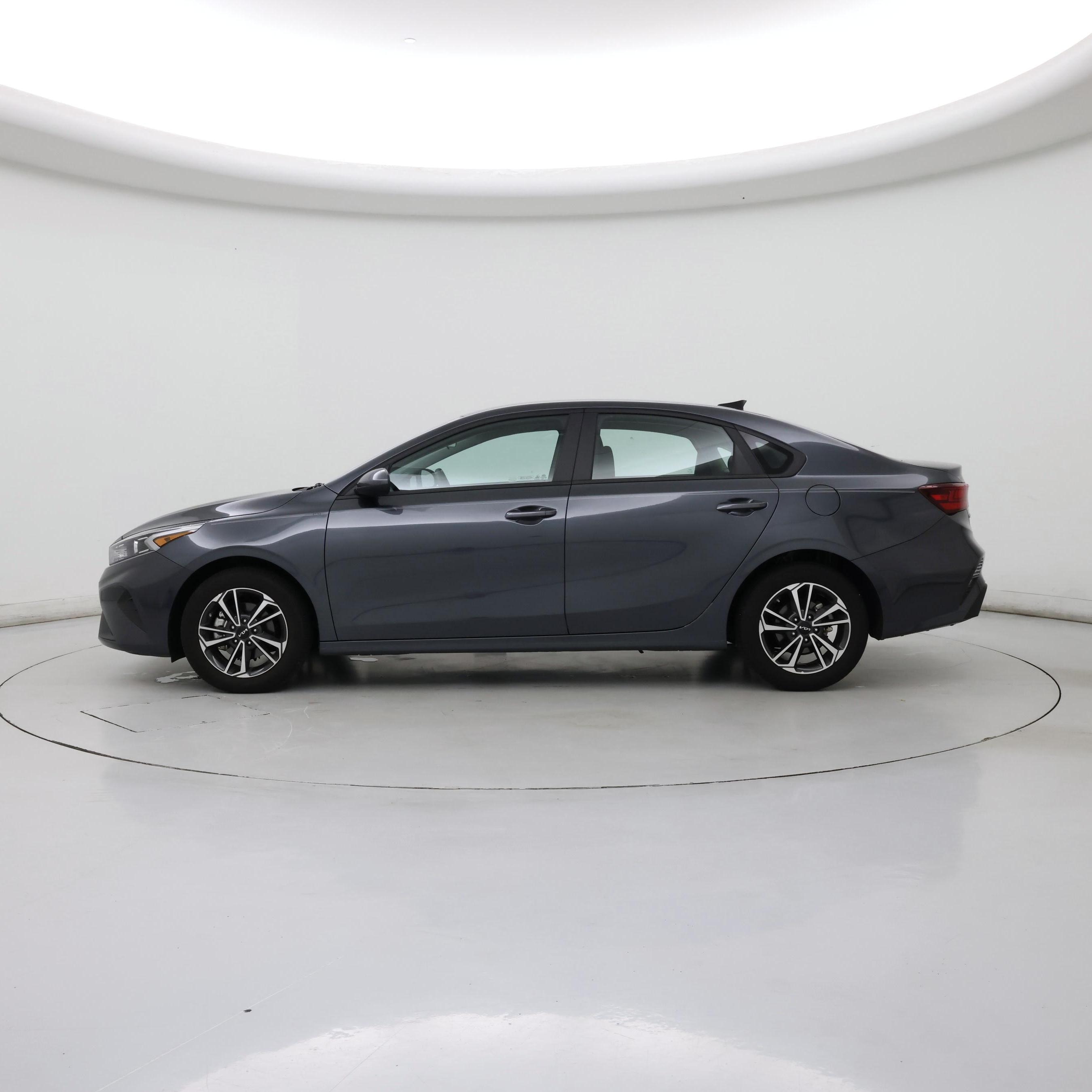 Thumbnail: 2024 Kia Forte - 3