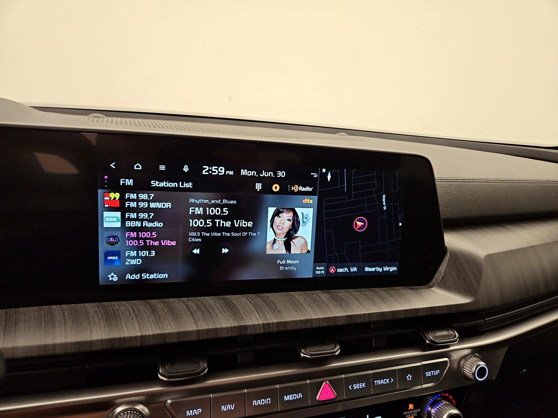 Thumbnail: 2023 Kia Telluride - 16