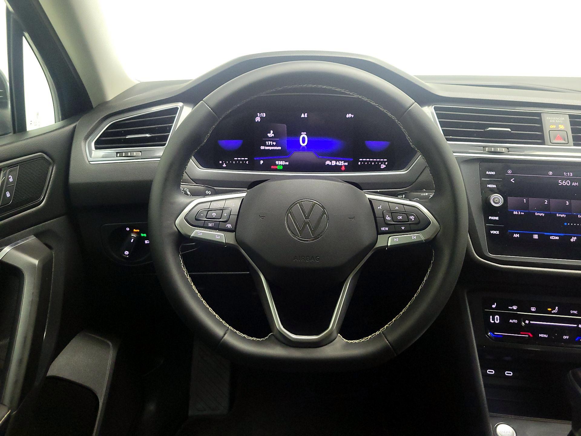 Thumbnail: 2023 Volkswagen Tiguan - 10