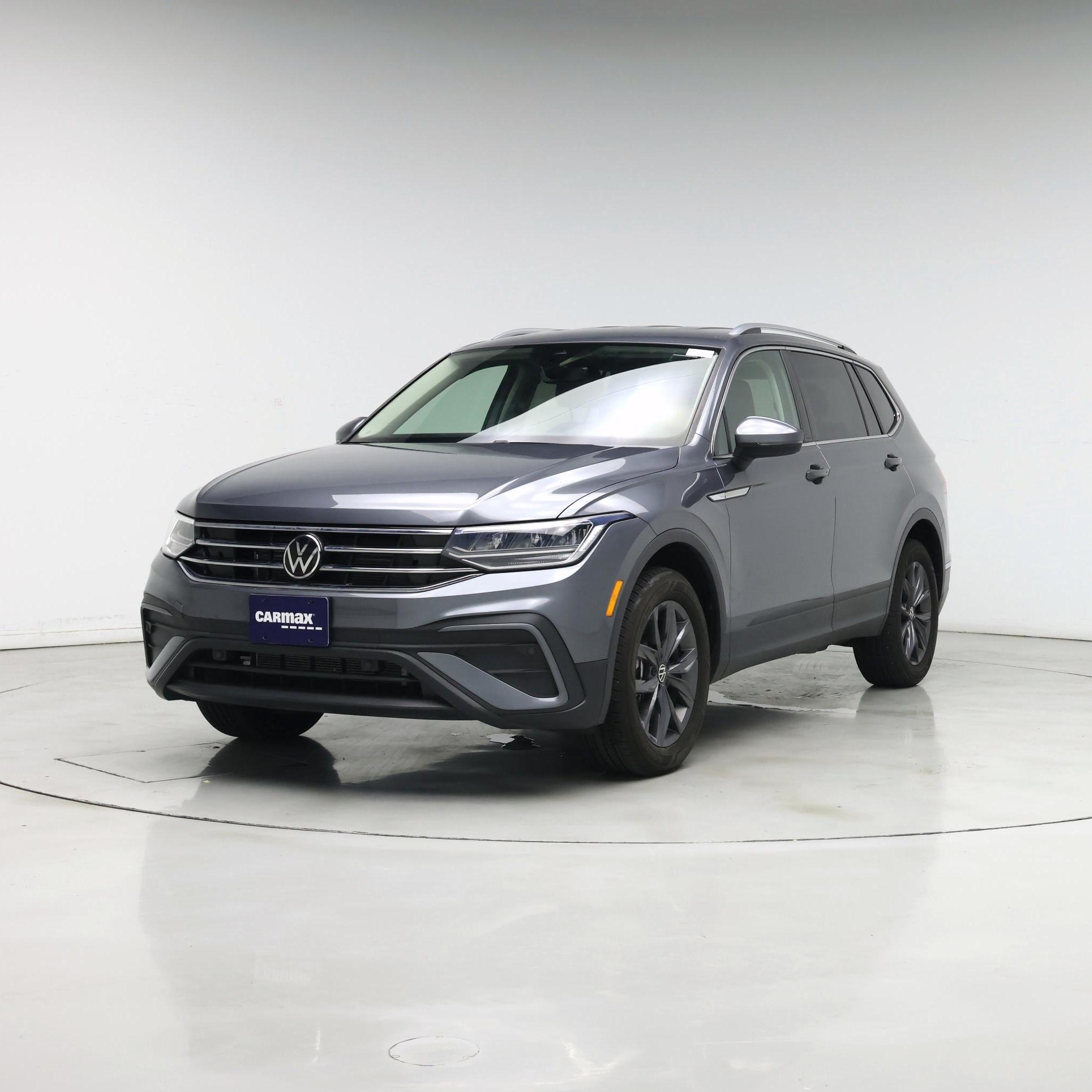 Thumbnail: 2023 Volkswagen Tiguan - 4