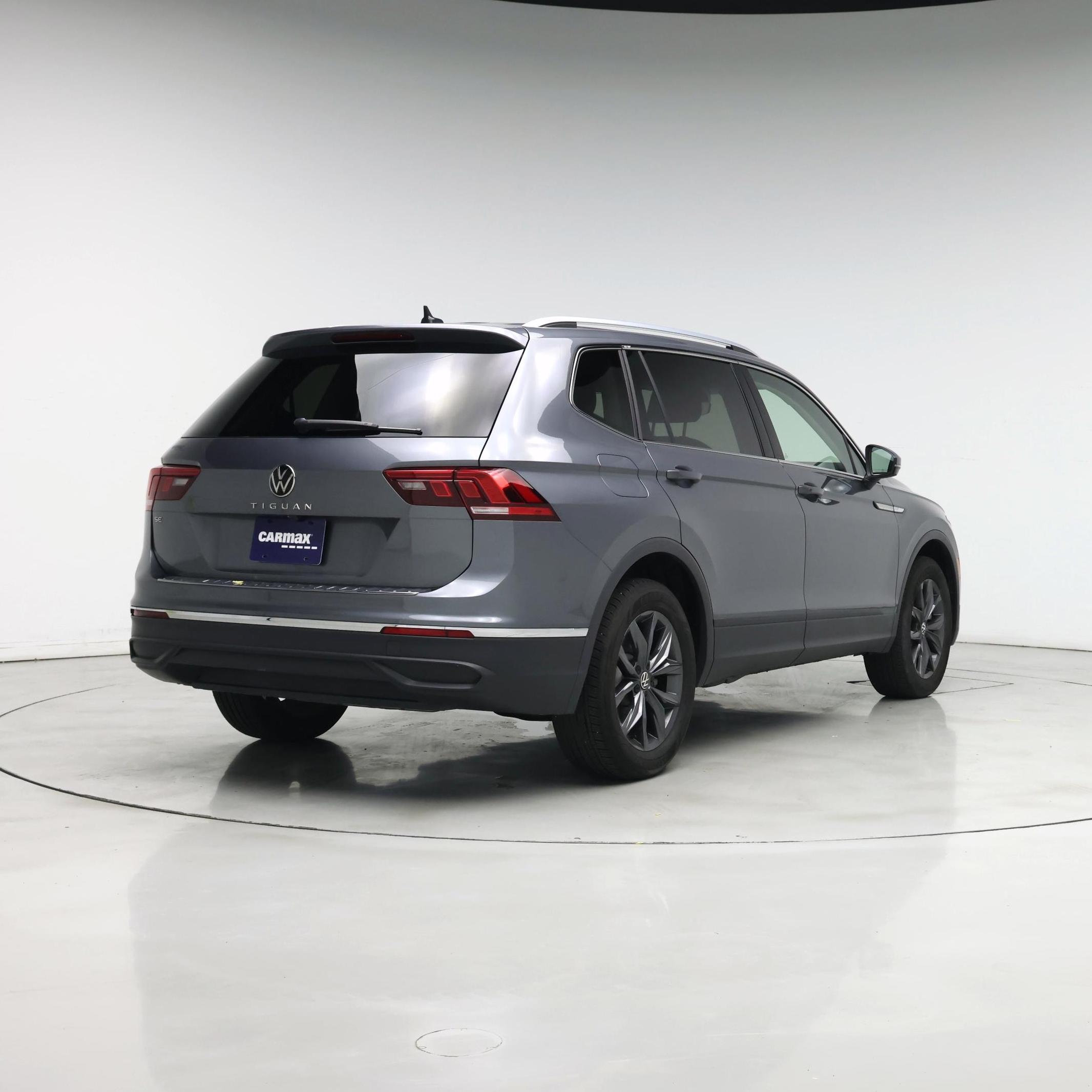 Thumbnail: 2023 Volkswagen Tiguan - 8