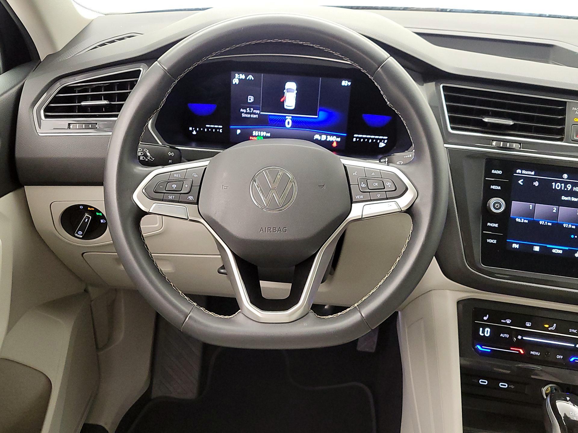 Thumbnail: 2023 Volkswagen Tiguan - 10