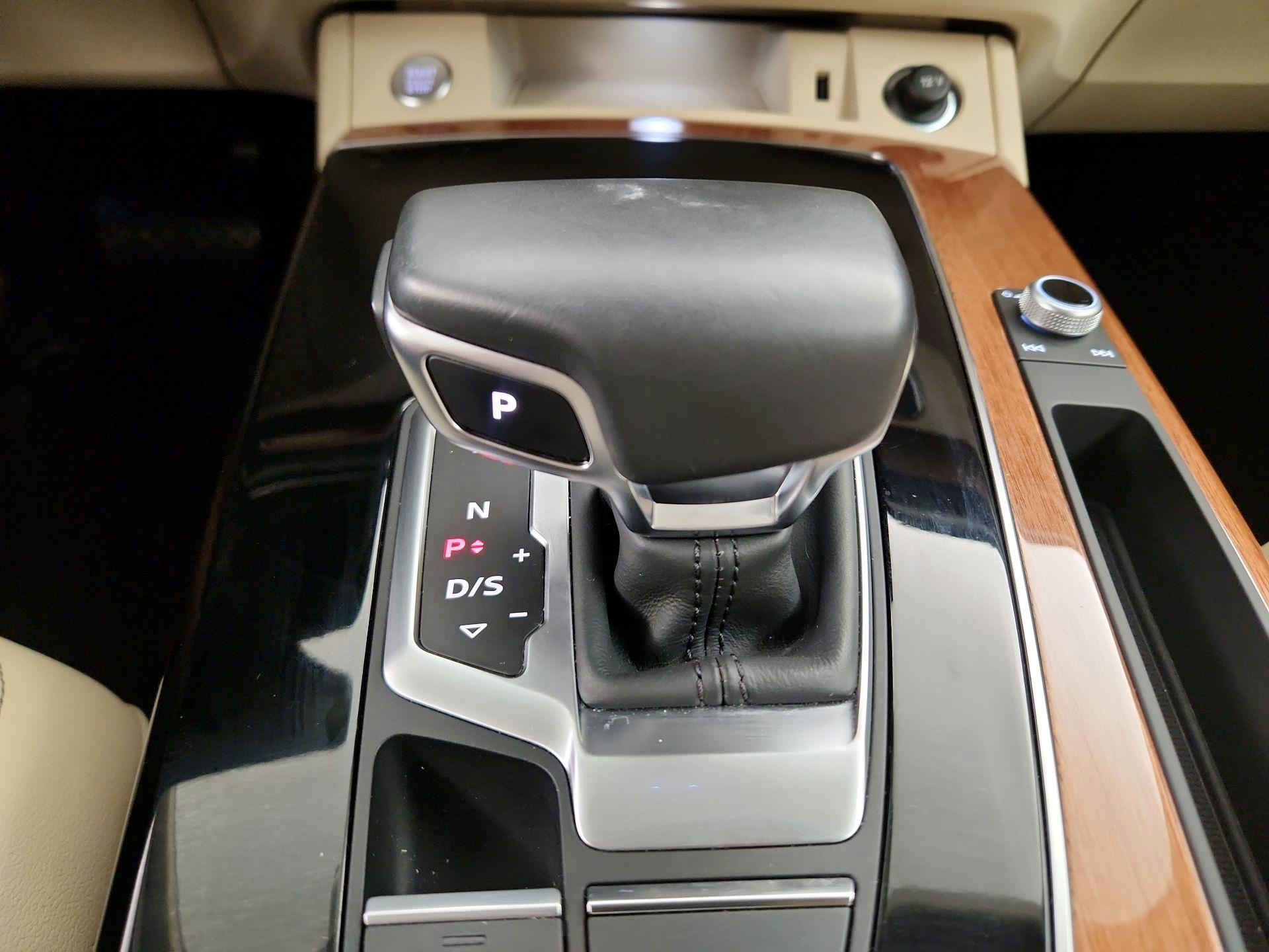 Thumbnail: 2022 Audi Q5 - 17