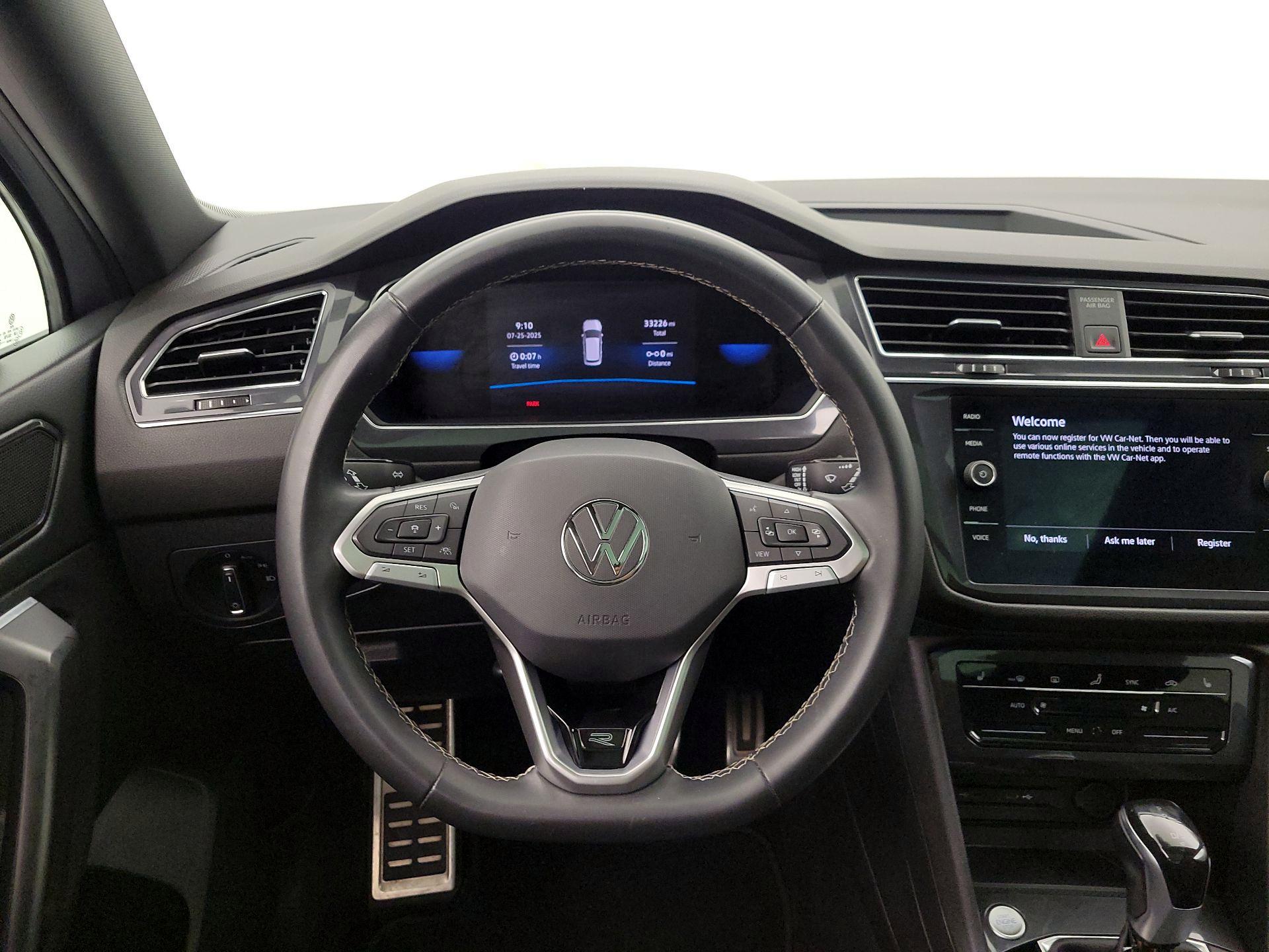 Thumbnail: 2023 Volkswagen Tiguan - 10