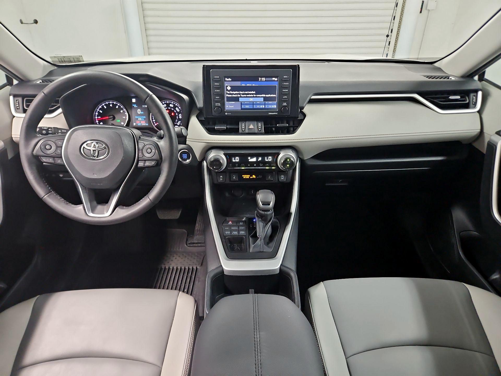 Thumbnail: 2022 Toyota RAV4 - 9