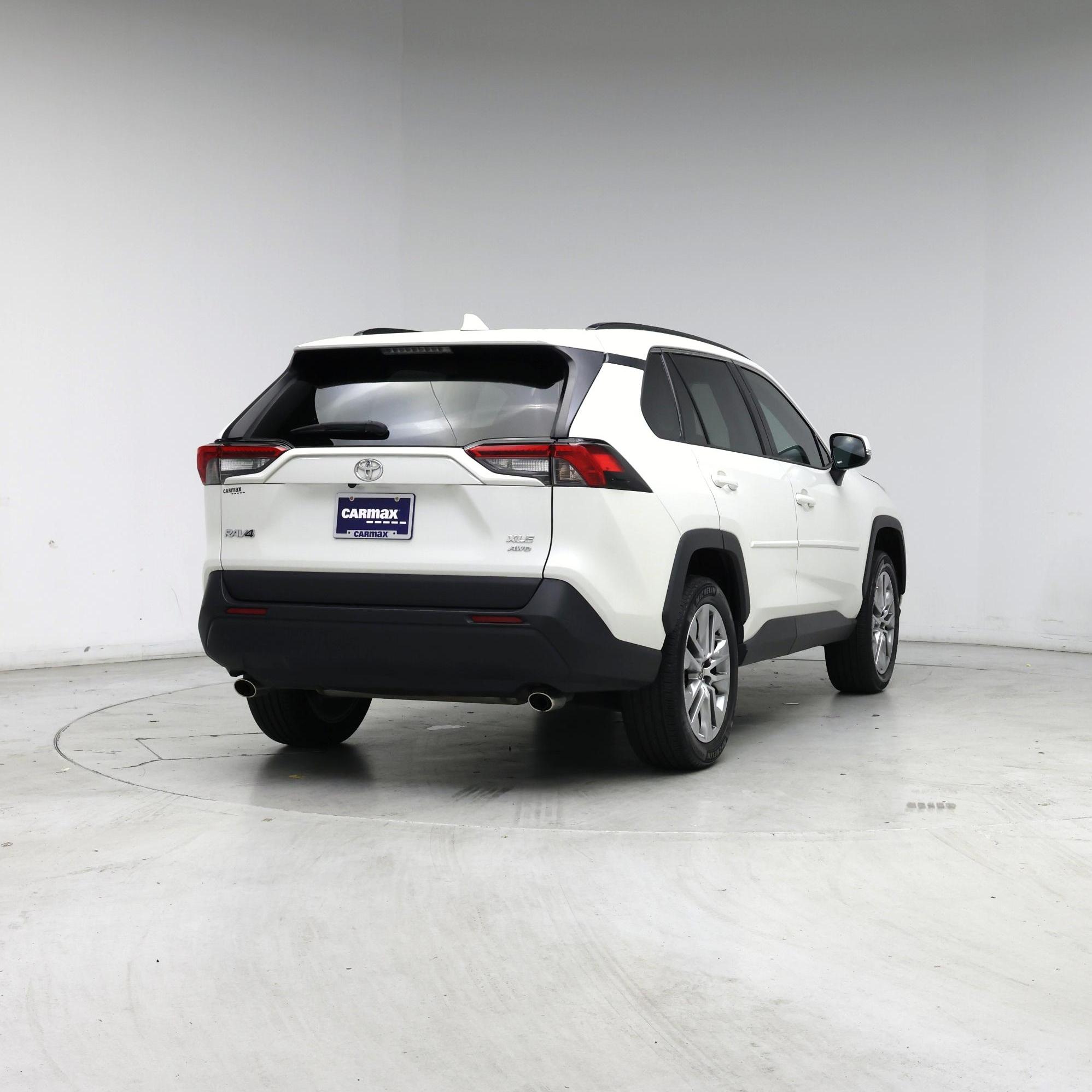 Thumbnail: 2022 Toyota RAV4 - 8