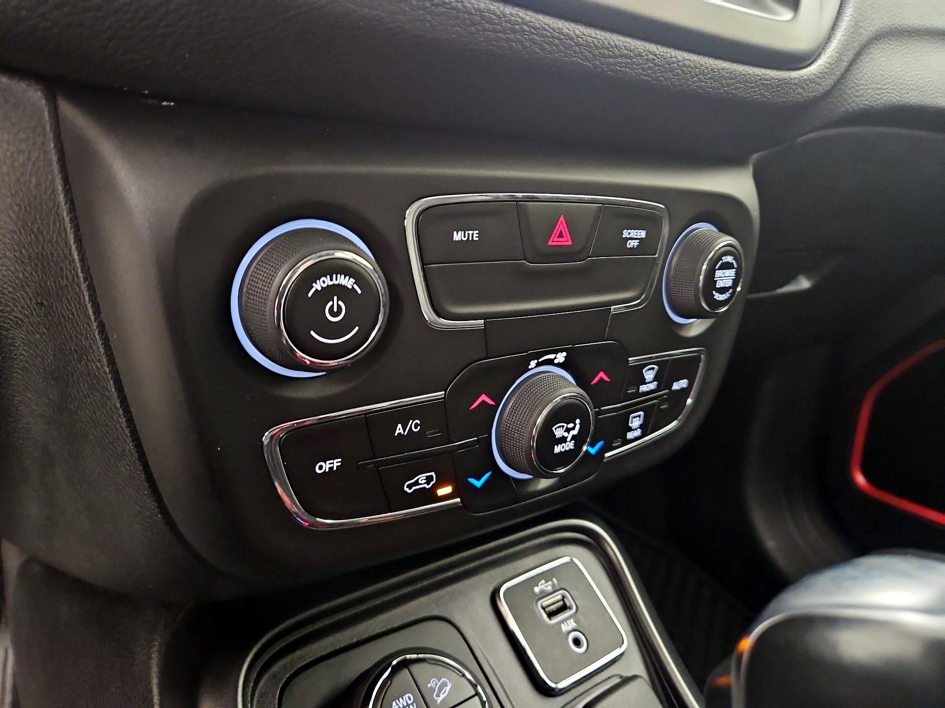 Thumbnail: 2020 Jeep Compass - 16