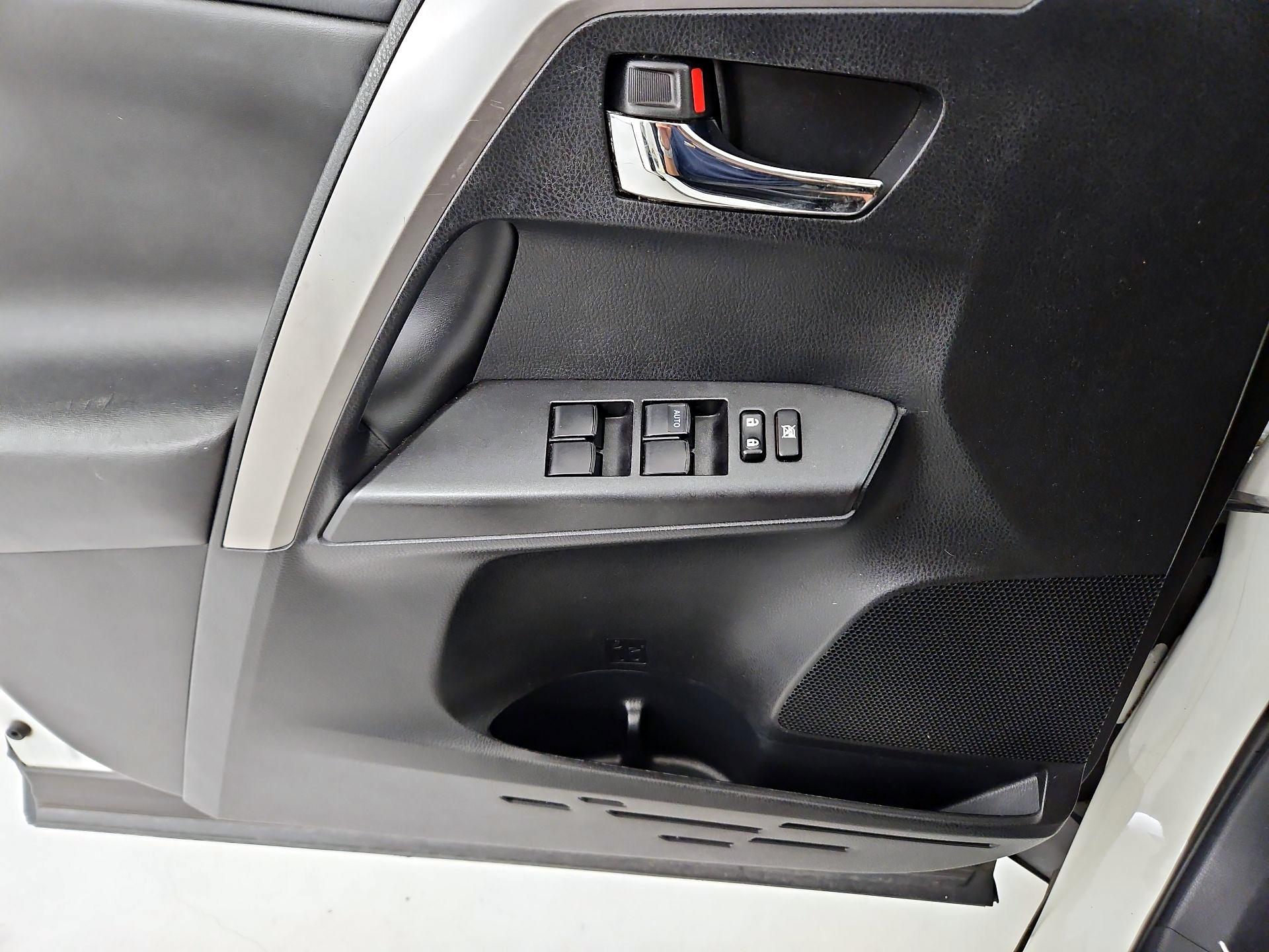 Thumbnail: 2017 Toyota RAV4 - 12