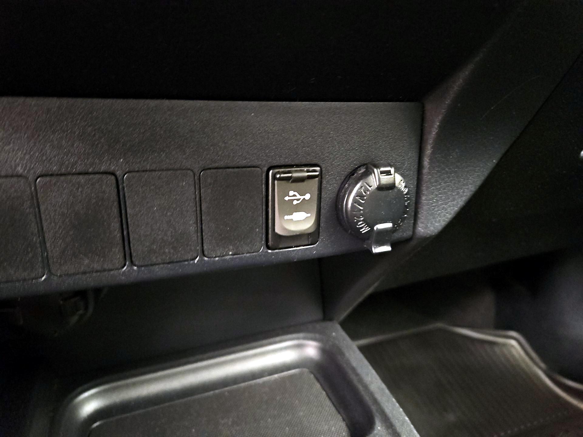 Thumbnail: 2017 Toyota RAV4 - 19