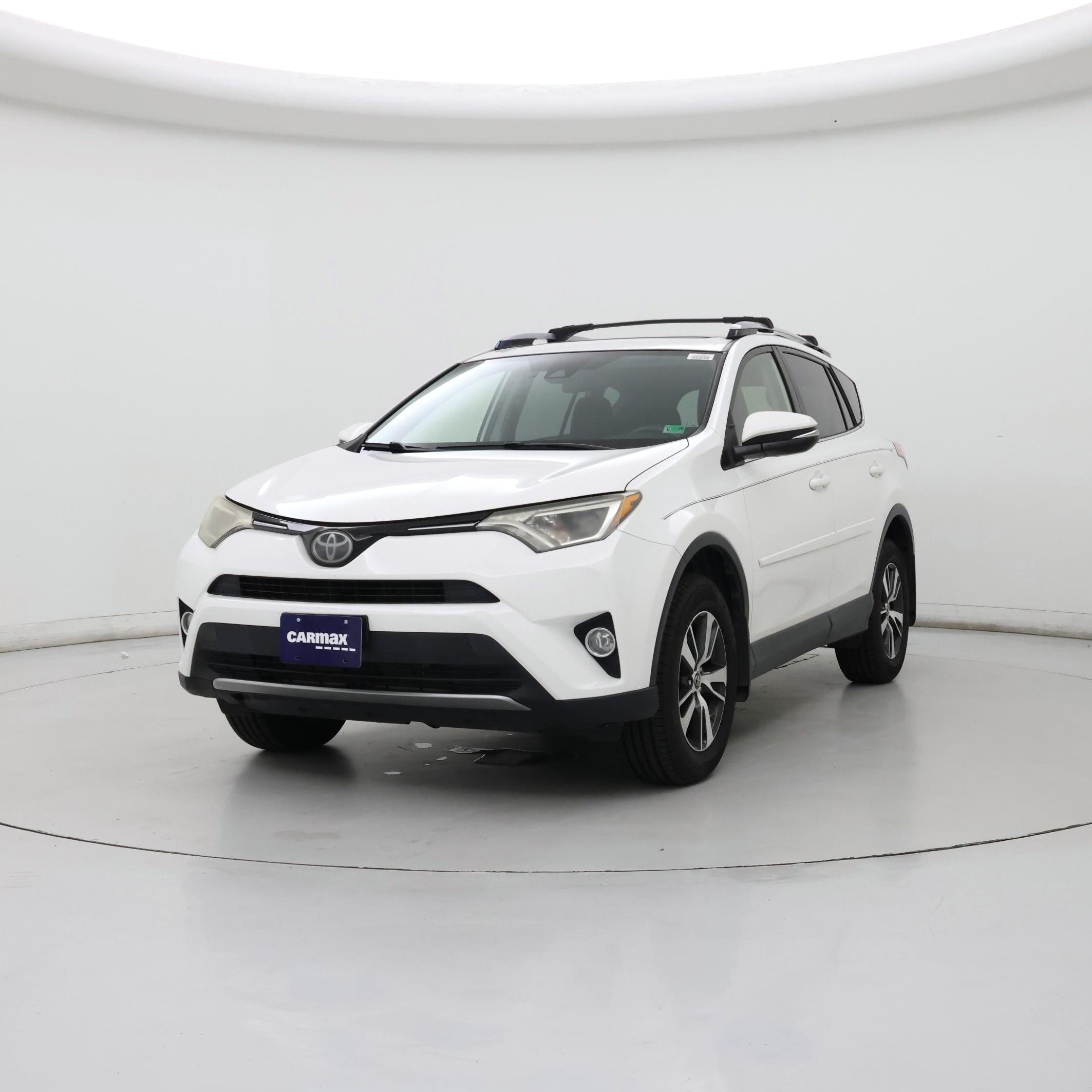 Thumbnail: 2017 Toyota RAV4 - 4