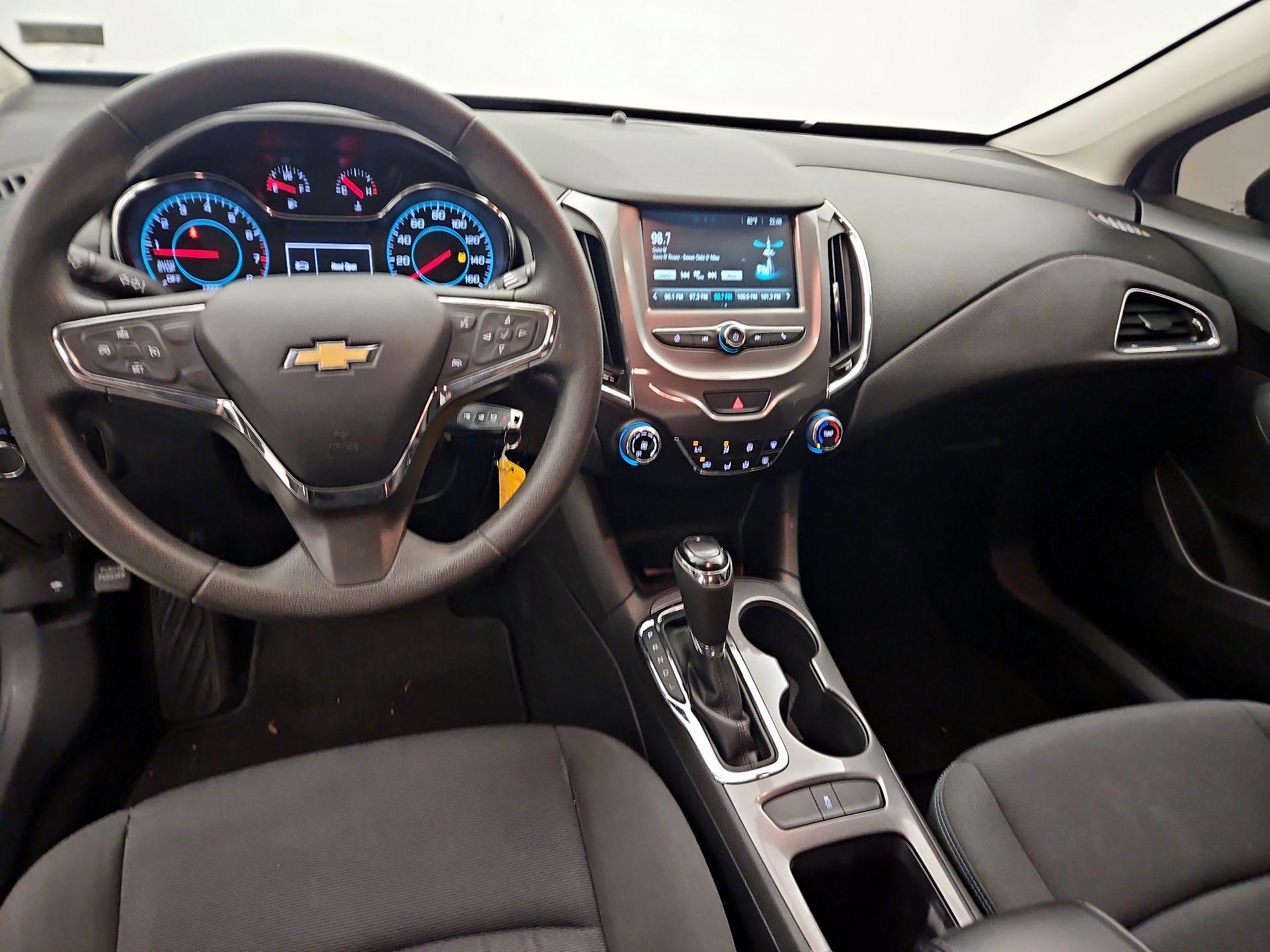 Thumbnail: 2016 Chevrolet Cruze - 9
