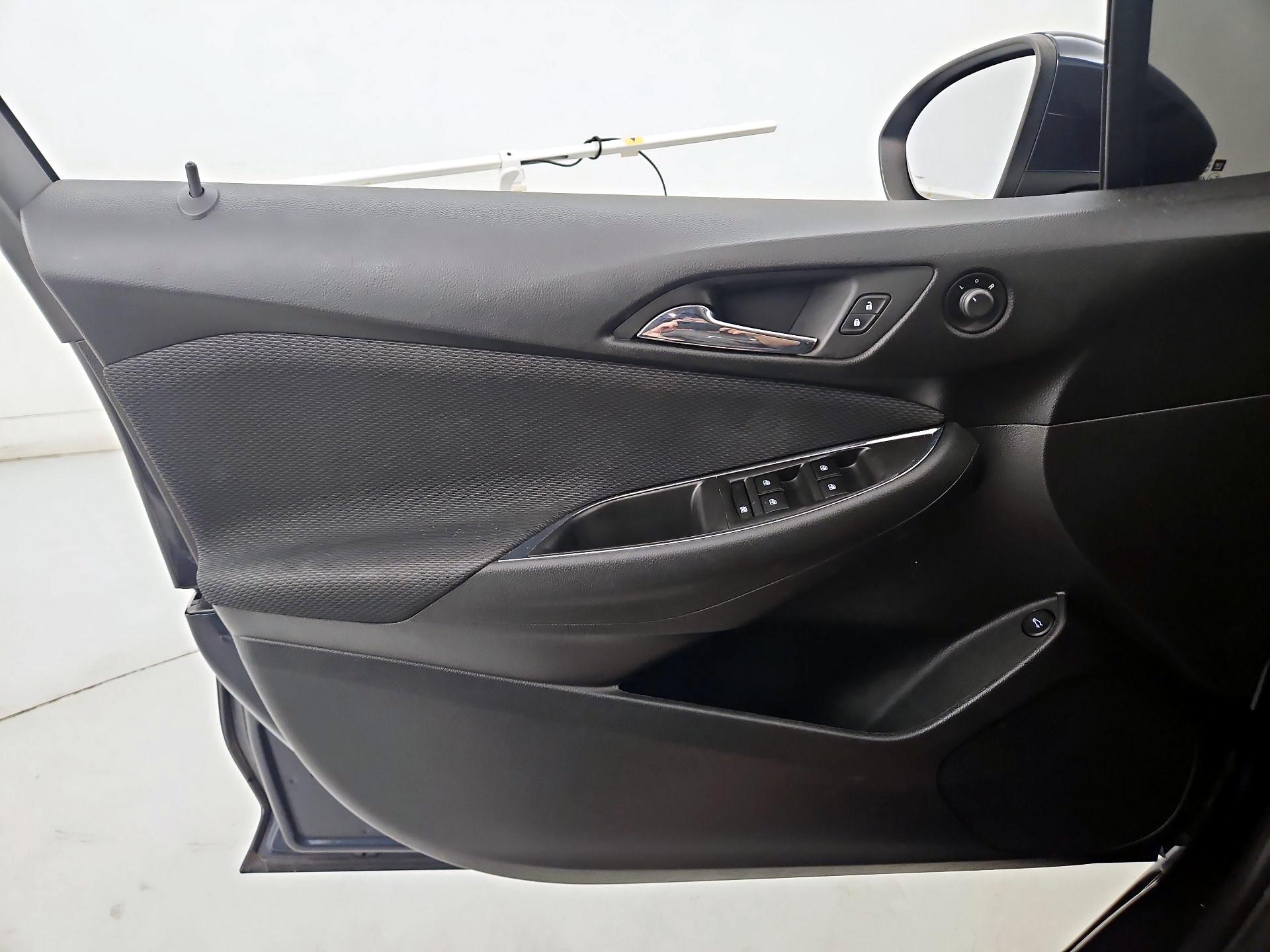 Thumbnail: 2016 Chevrolet Cruze - 12