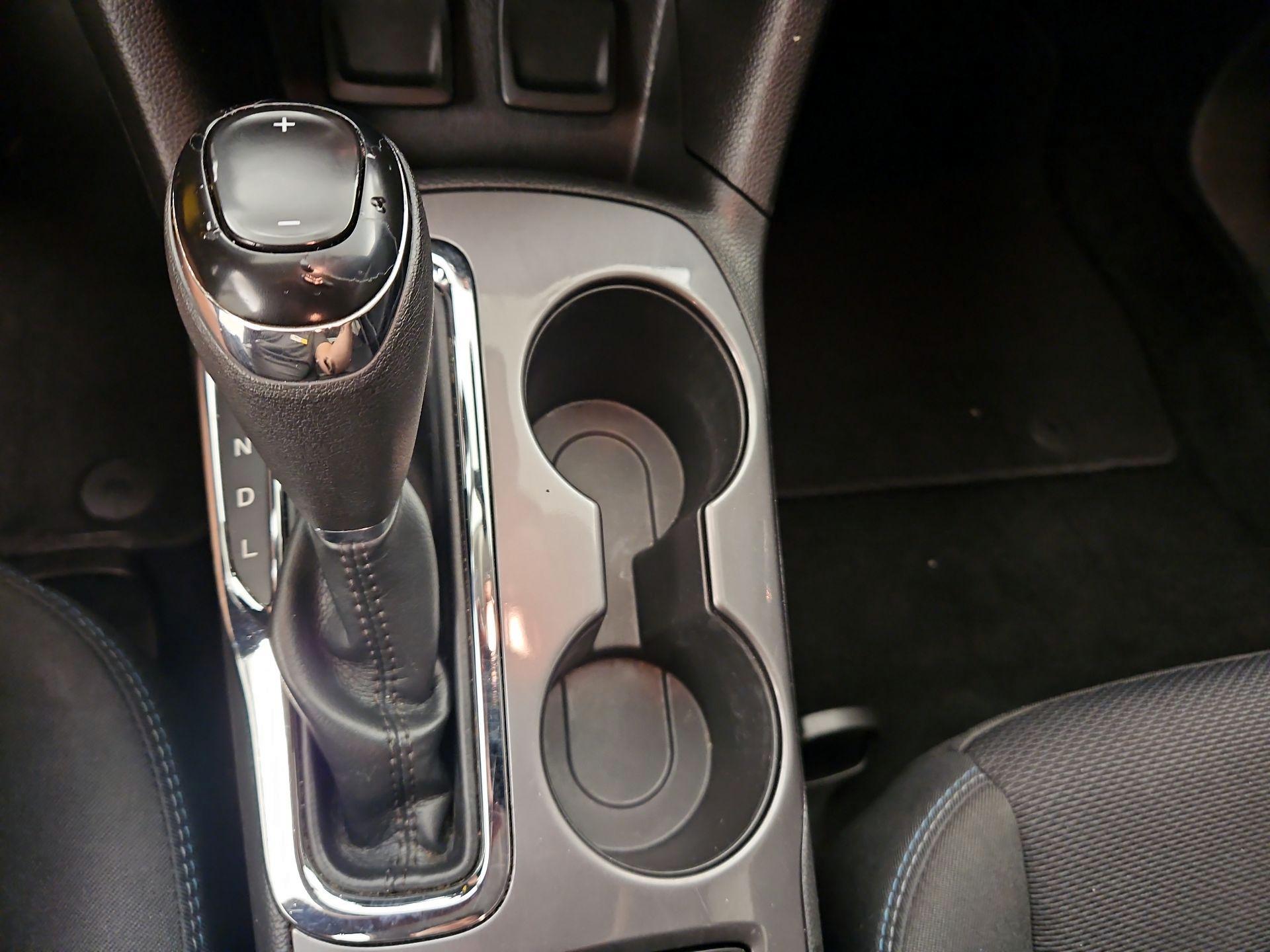 Thumbnail: 2016 Chevrolet Cruze - 17