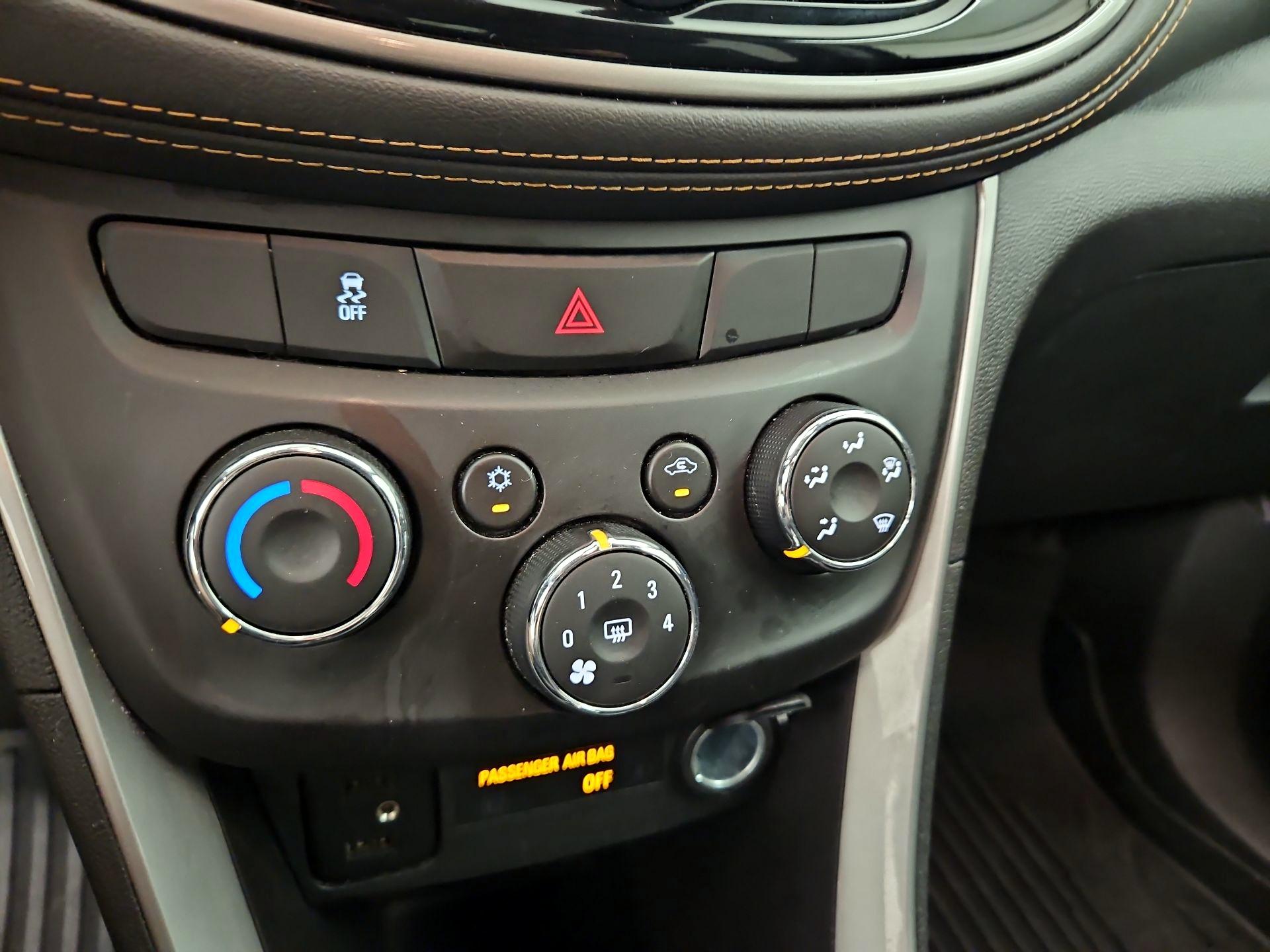 Thumbnail: 2020 Chevrolet Trax - 17