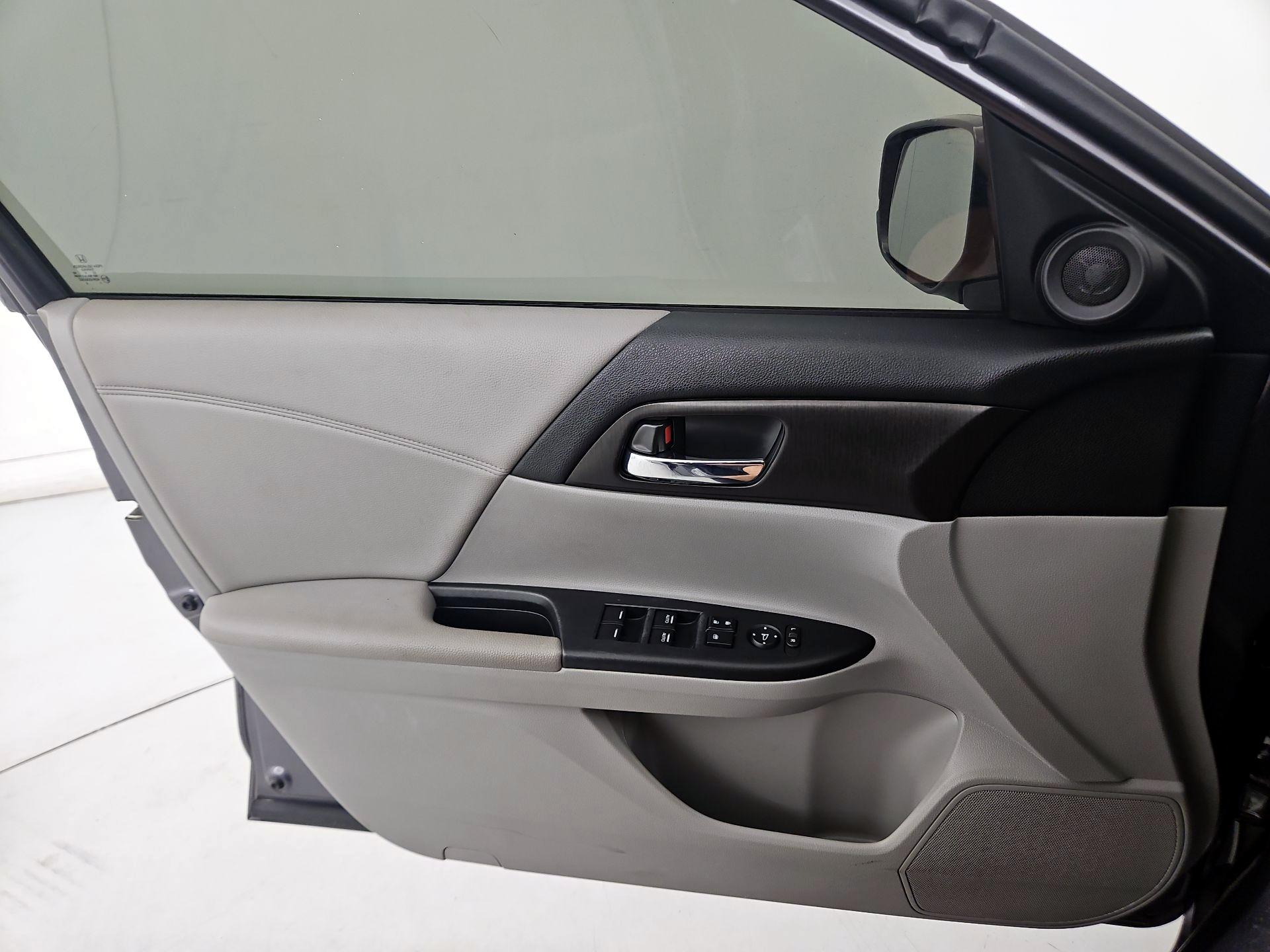 Thumbnail: 2015 Honda Accord - 12