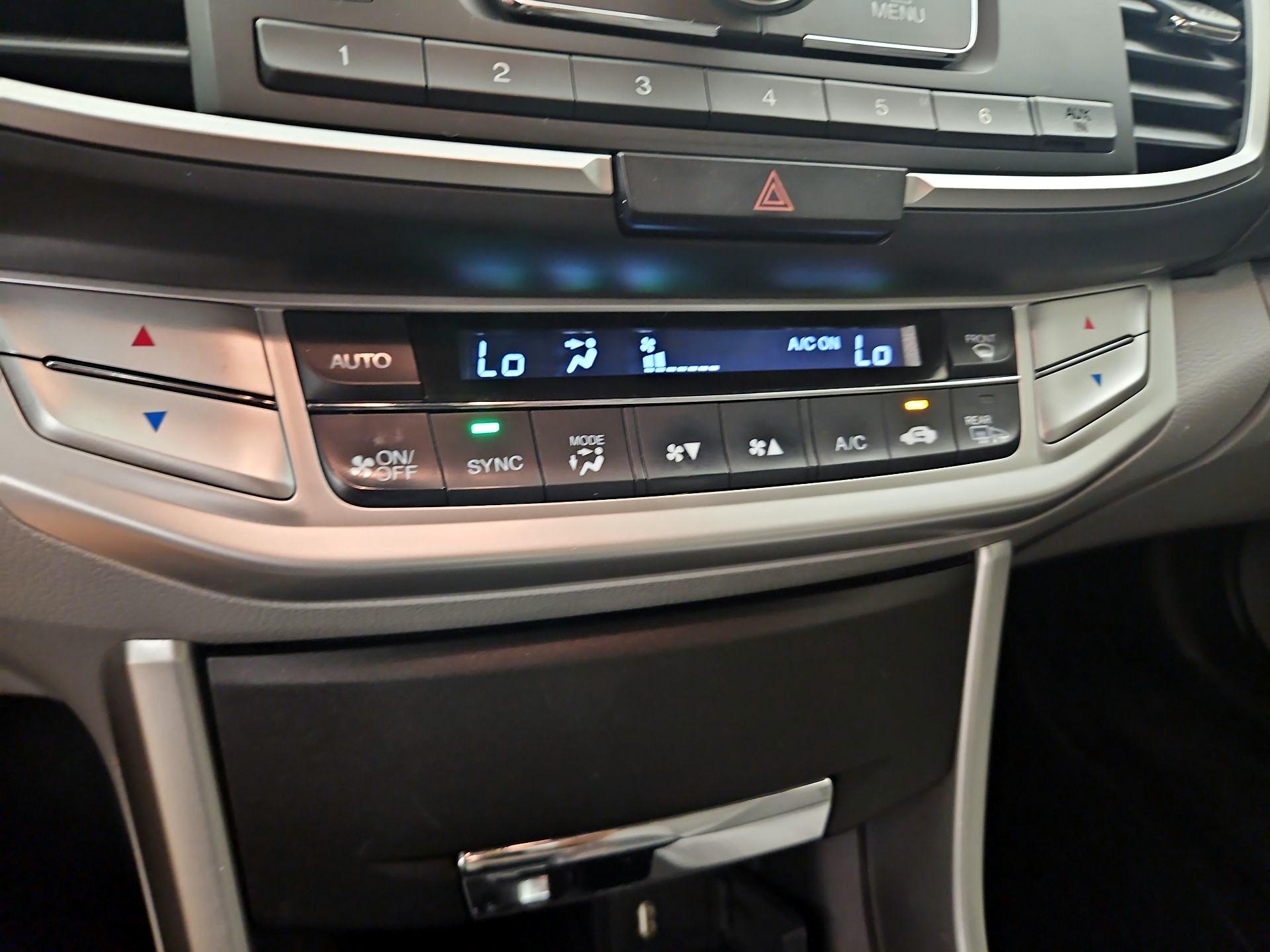 Thumbnail: 2015 Honda Accord - 16
