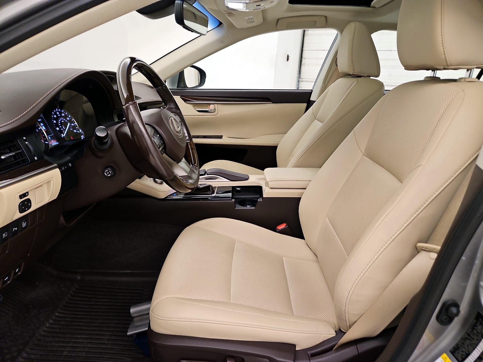 Thumbnail: 2018 Lexus ES - 11