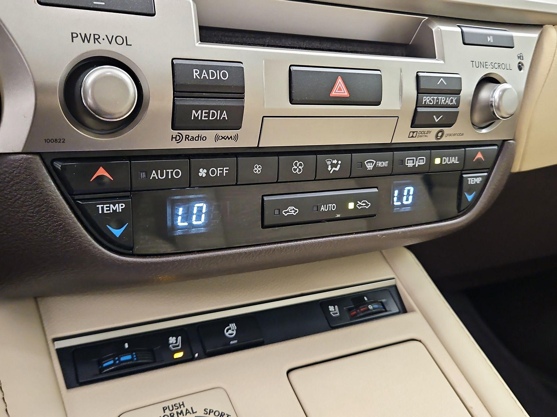 Thumbnail: 2018 Lexus ES - 17