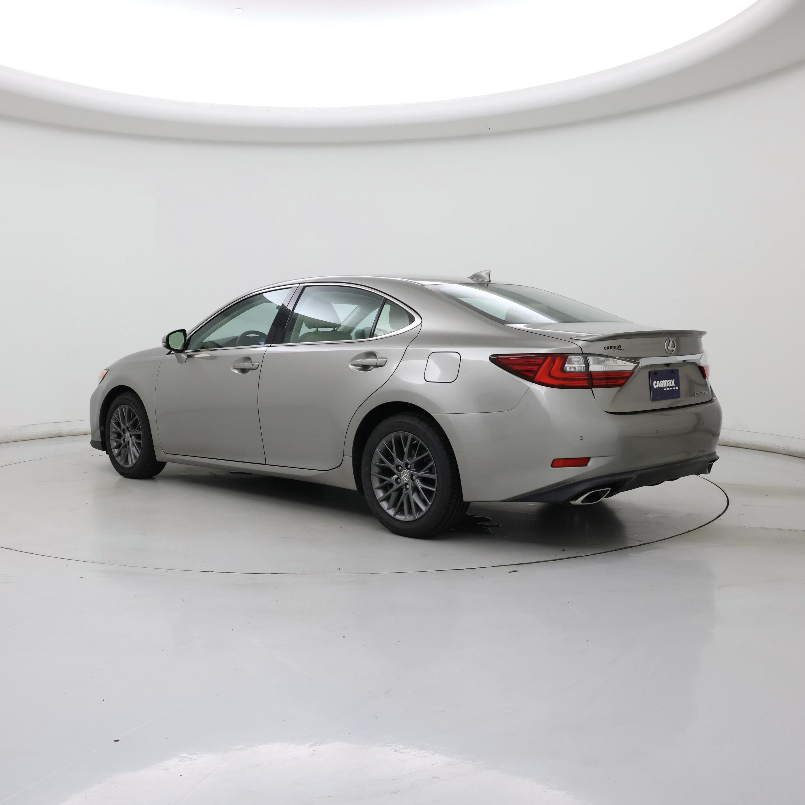Thumbnail: 2018 Lexus ES - 2