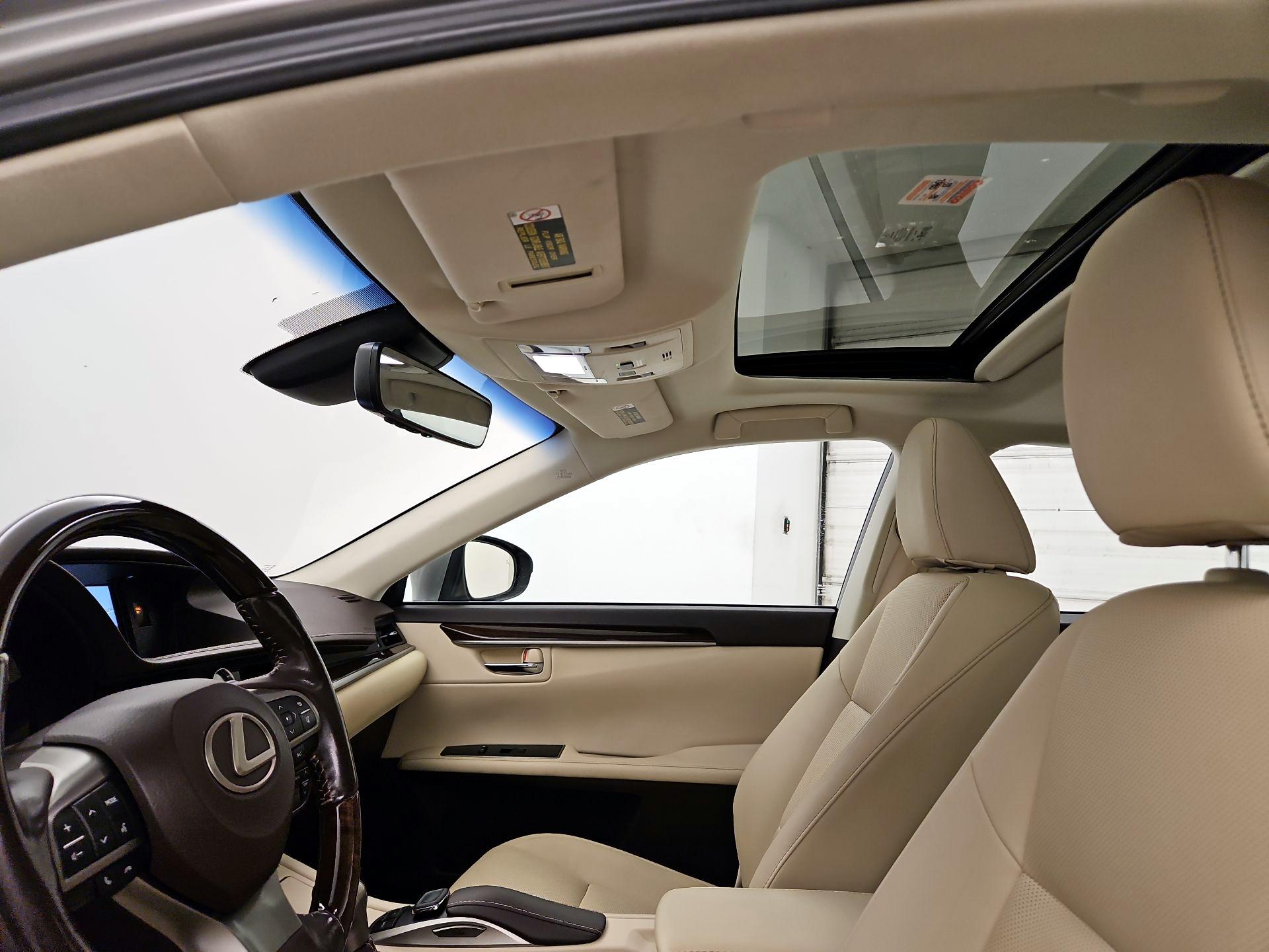 Thumbnail: 2018 Lexus ES - 20