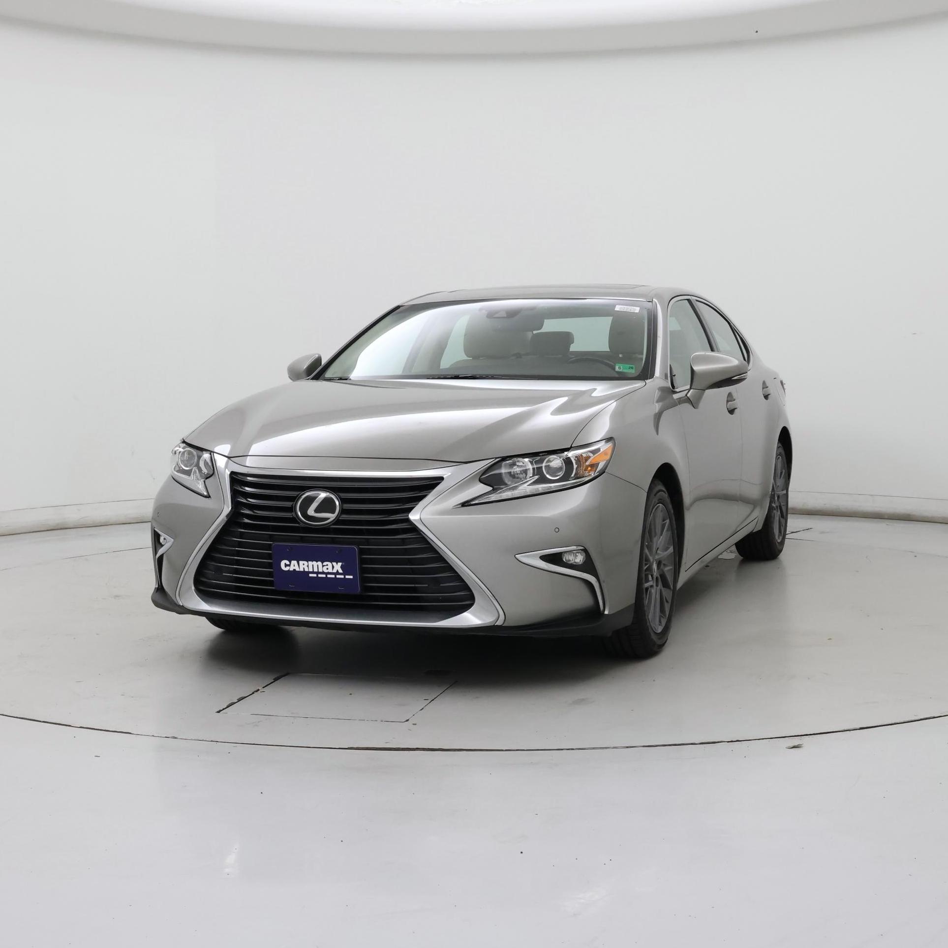 Thumbnail: 2018 Lexus ES - 4