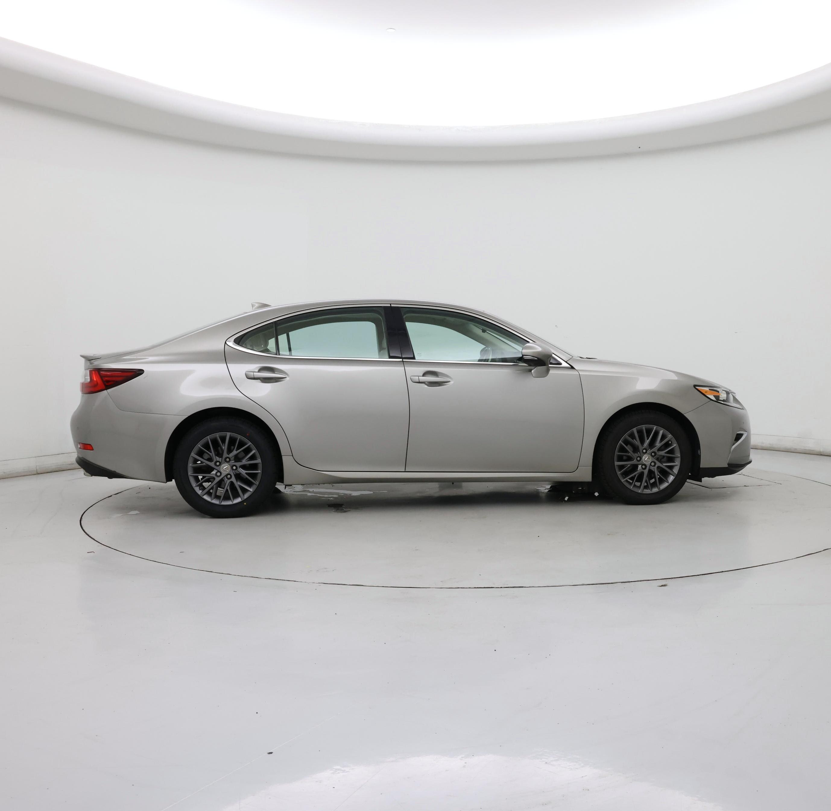 Thumbnail: 2018 Lexus ES - 7