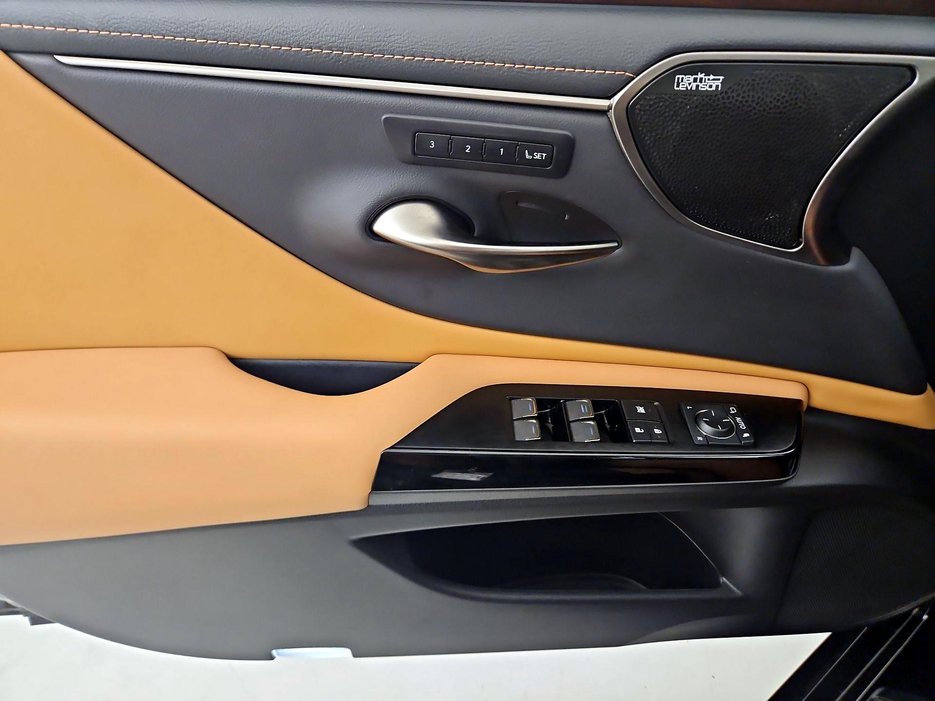 Thumbnail: 2025 Lexus ES - 12