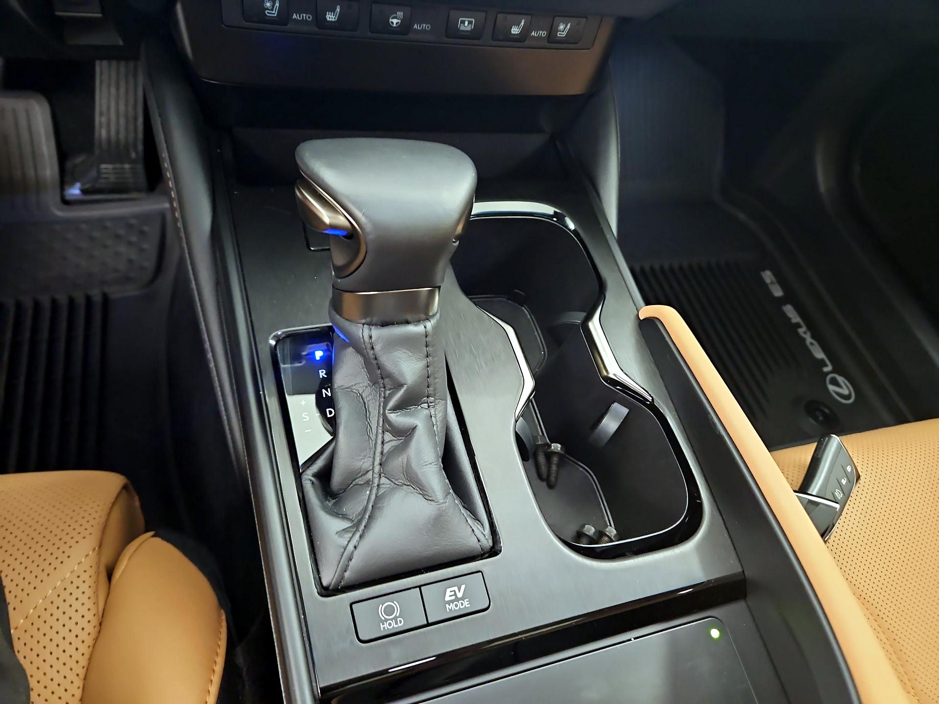 Thumbnail: 2025 Lexus ES - 18