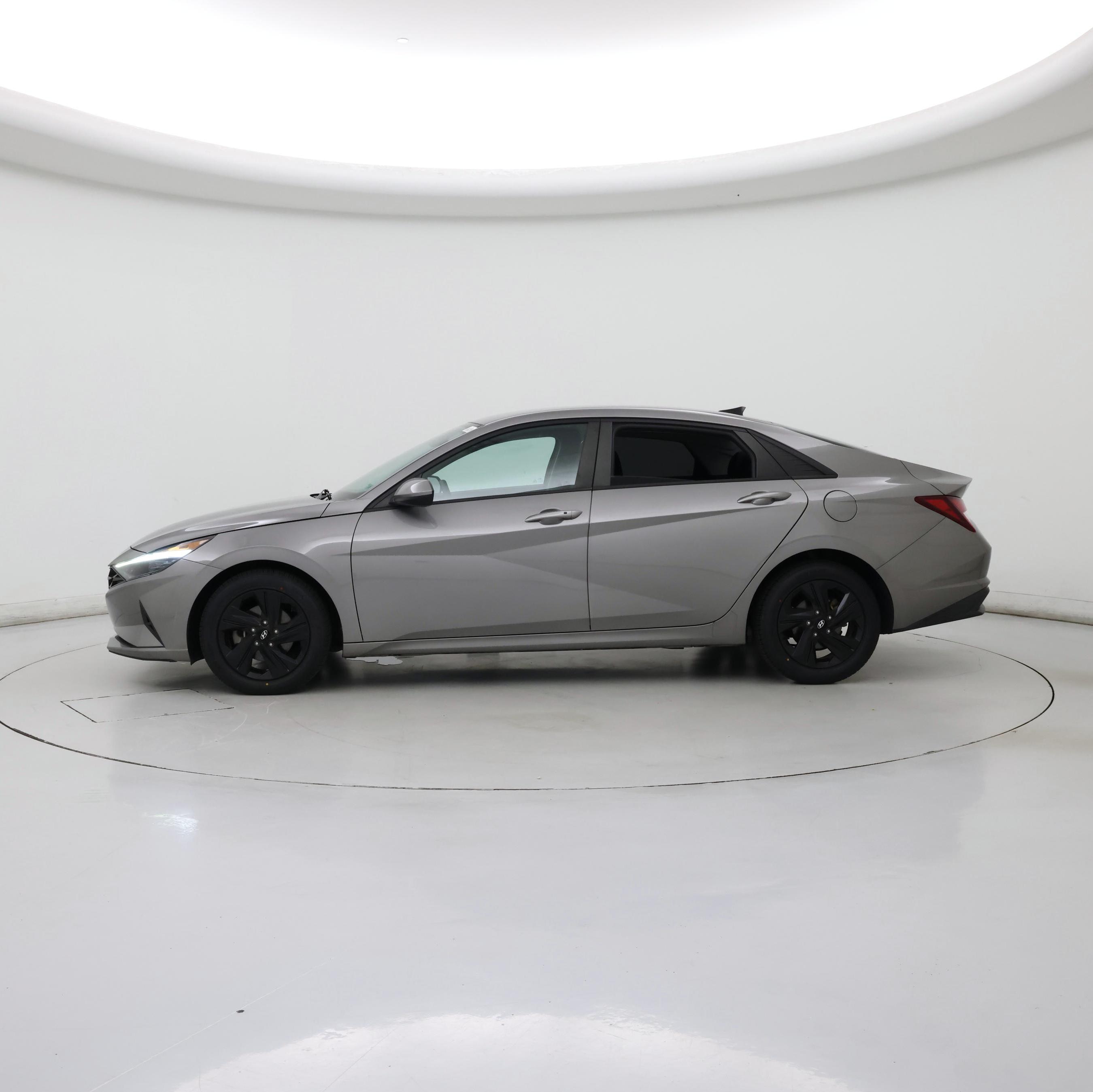 Thumbnail: 2021 Hyundai Elantra - 3