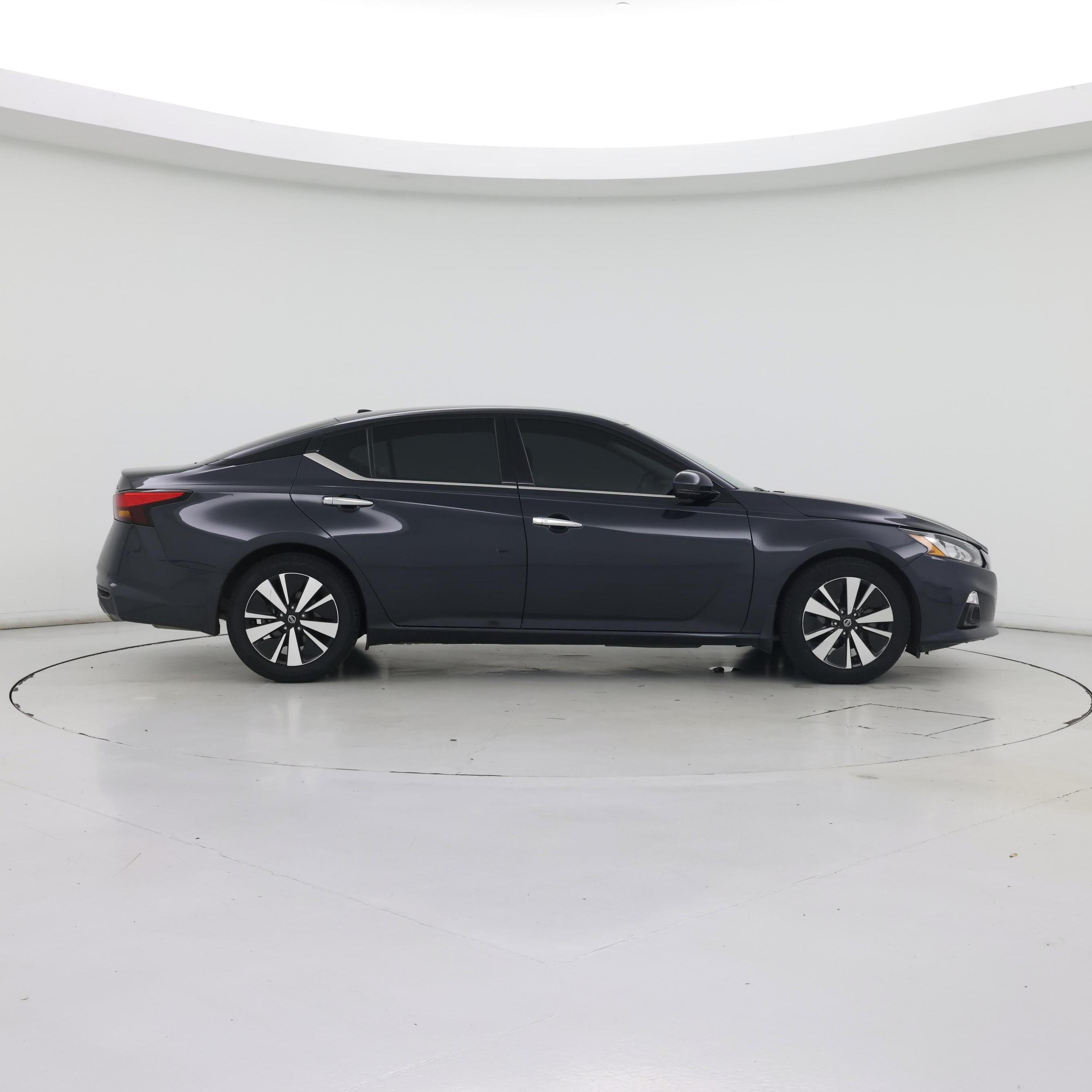 Thumbnail: 2021 Nissan Altima - 7