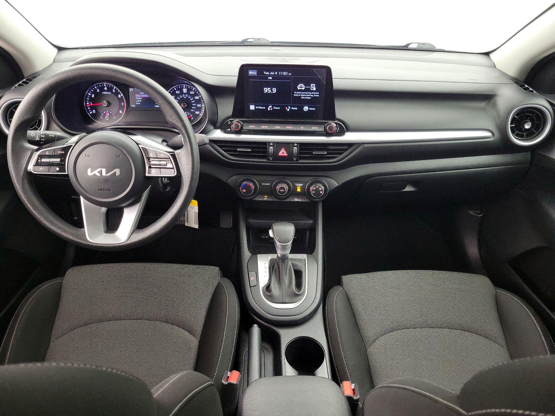 Thumbnail: 2022 Kia Forte - 9
