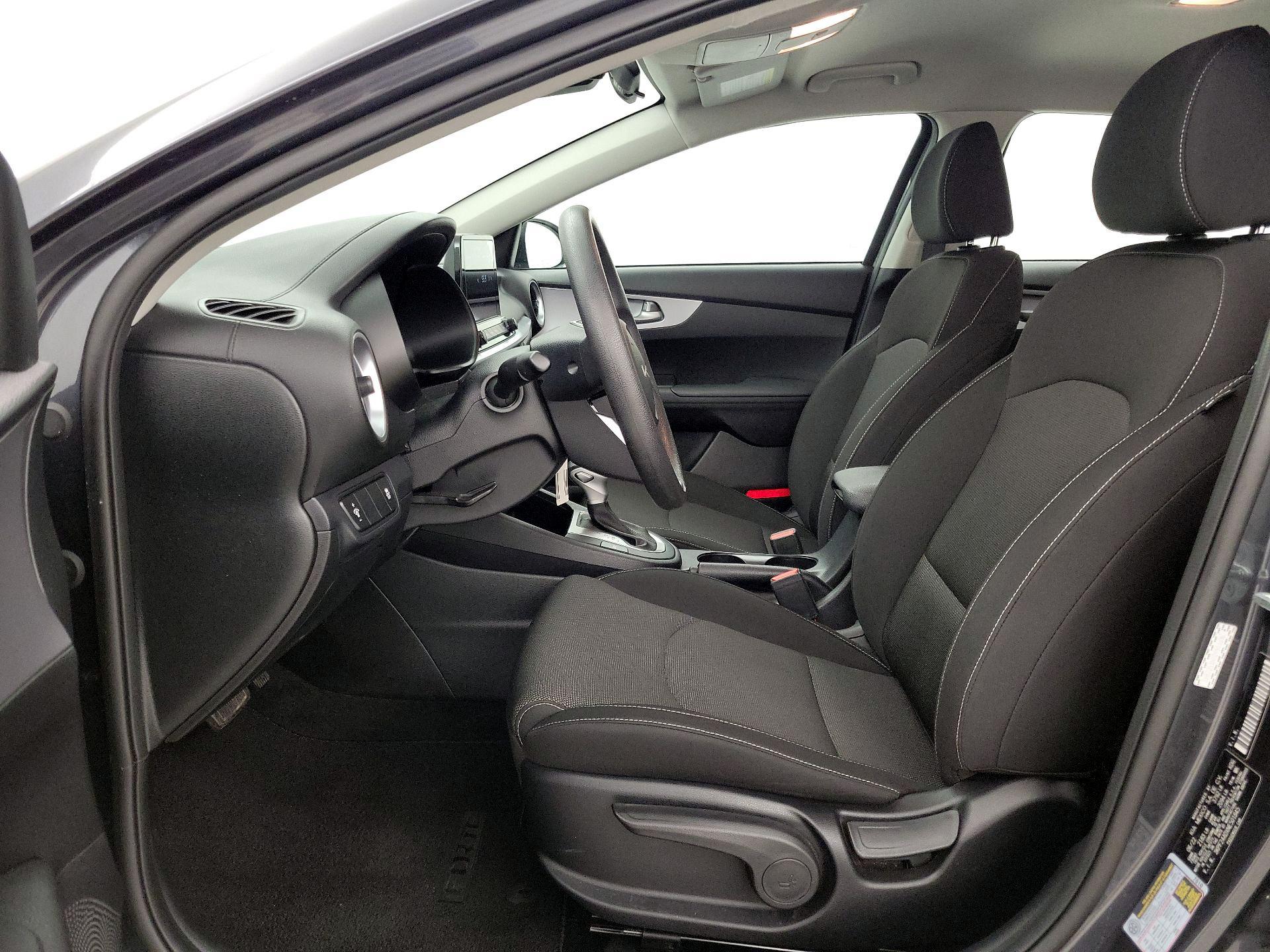 Thumbnail: 2022 Kia Forte - 11