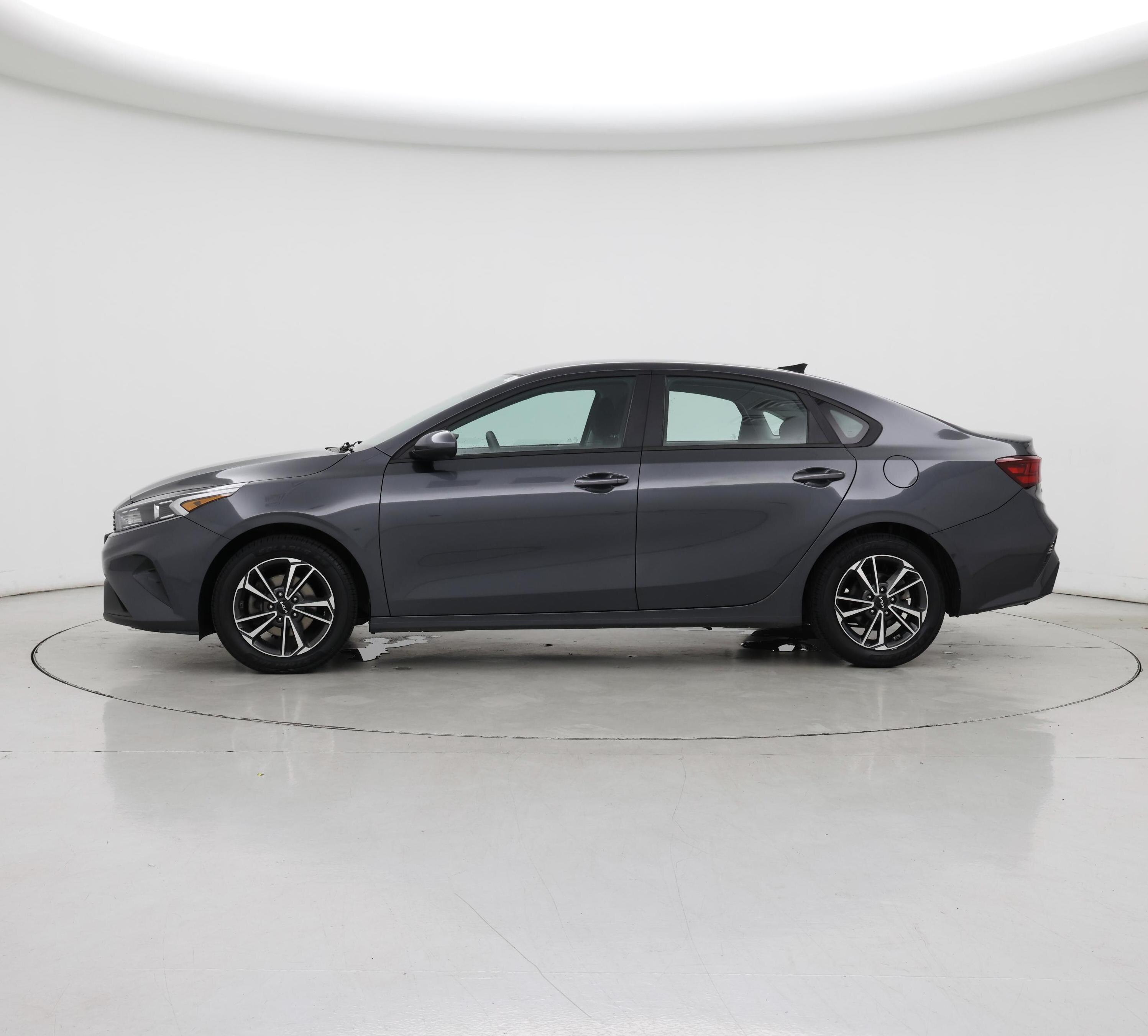 Thumbnail: 2022 Kia Forte - 3
