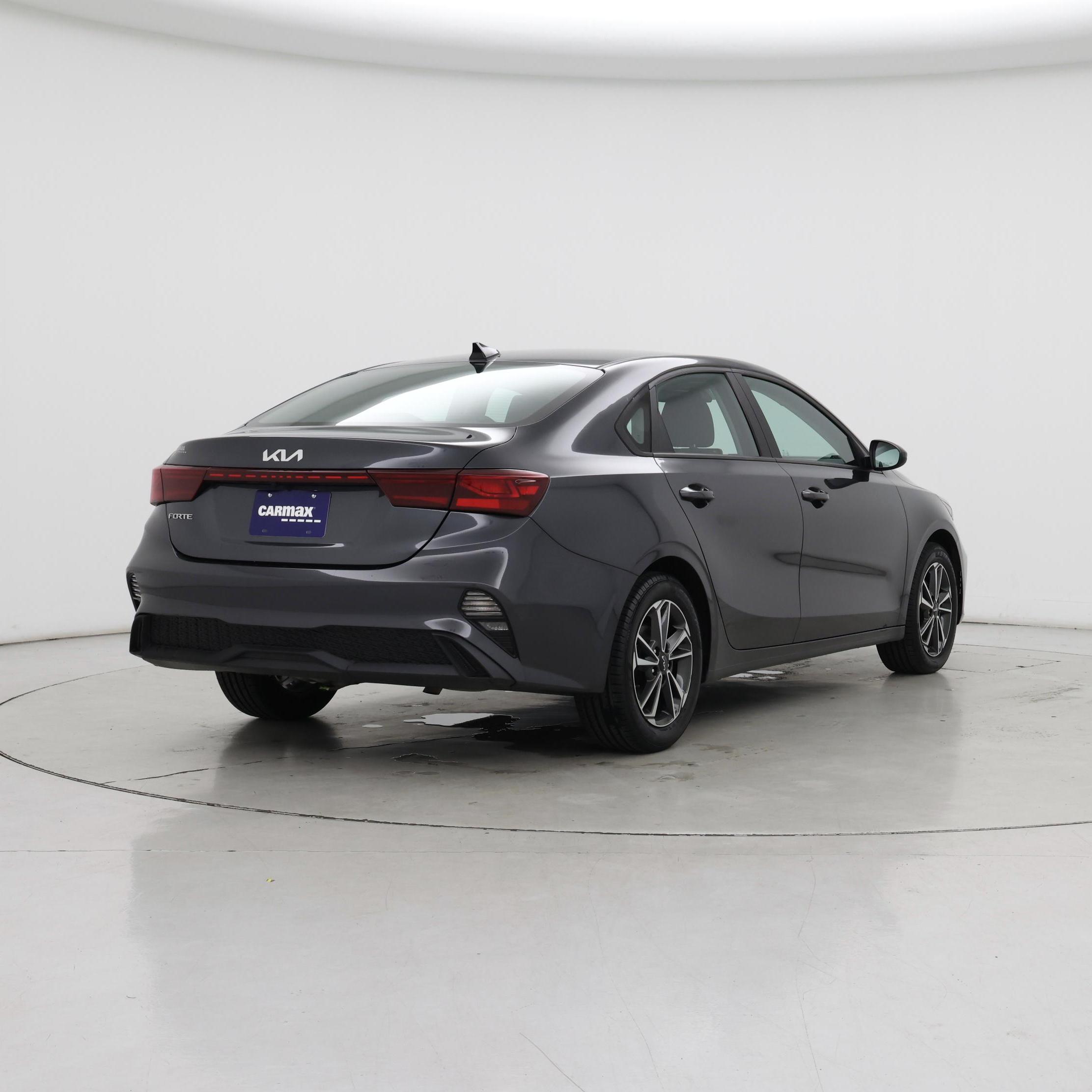 Thumbnail: 2022 Kia Forte - 8