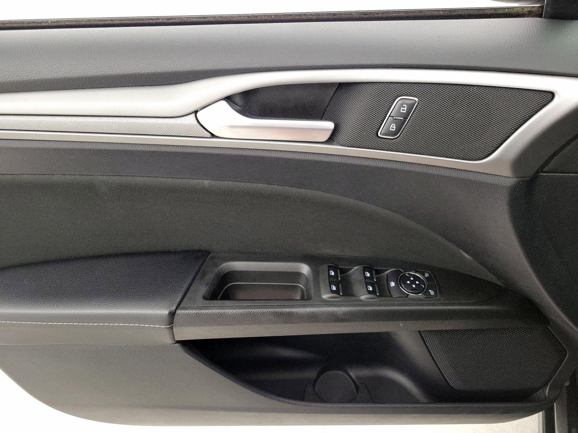 Thumbnail: 2019 Ford Fusion - 12
