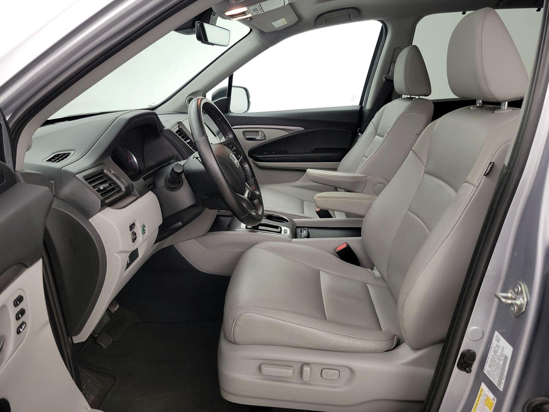 Thumbnail: 2020 Honda Pilot - 11