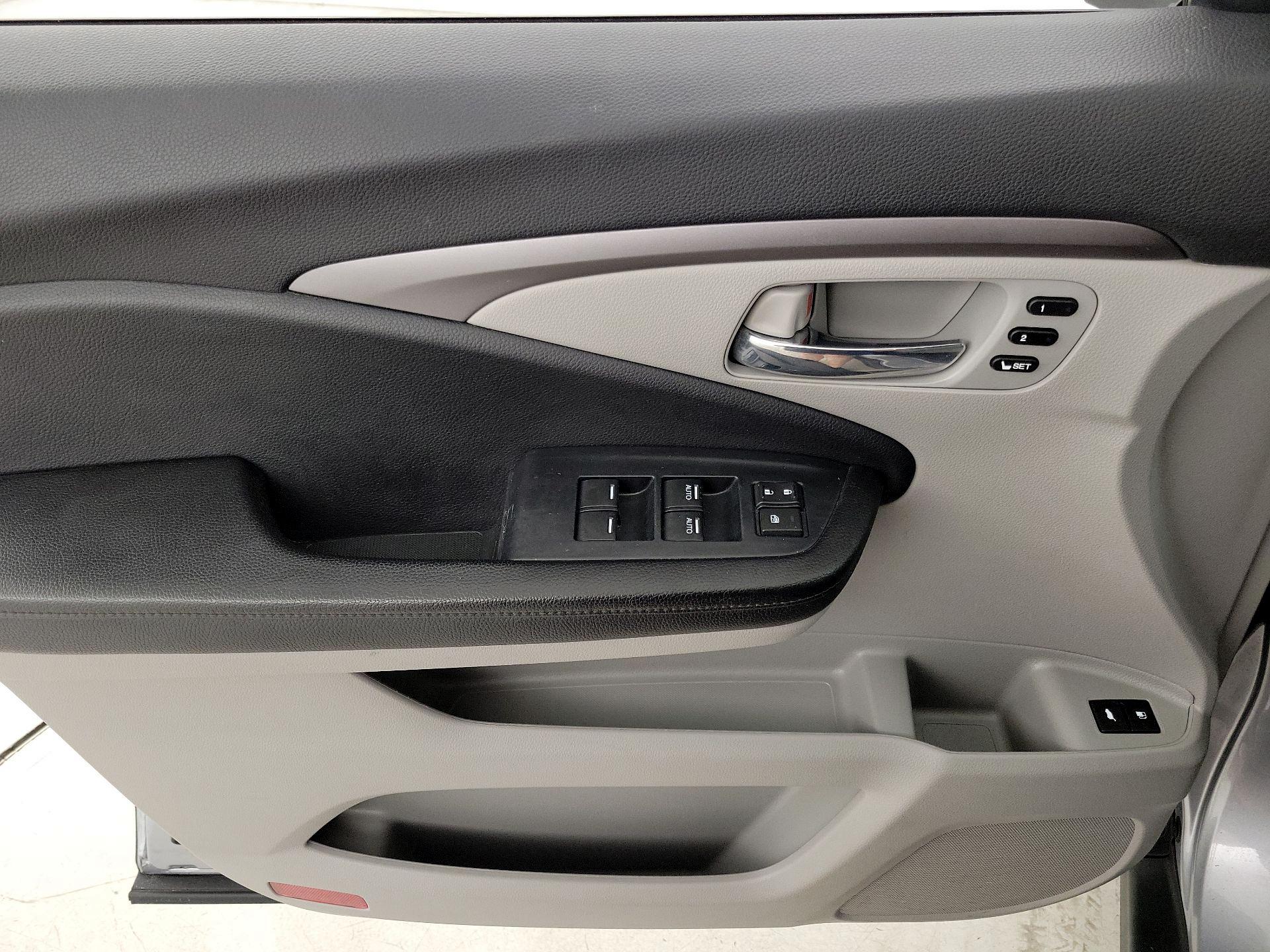 Thumbnail: 2020 Honda Pilot - 12
