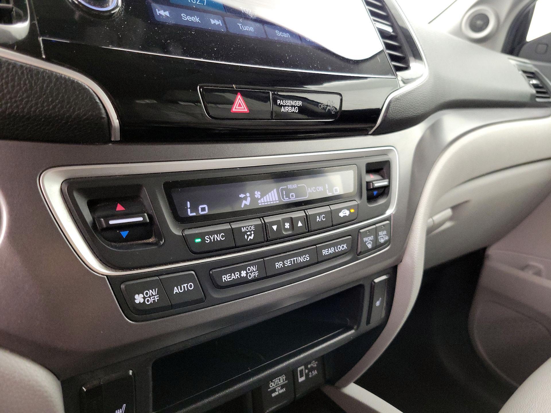 Thumbnail: 2020 Honda Pilot - 16