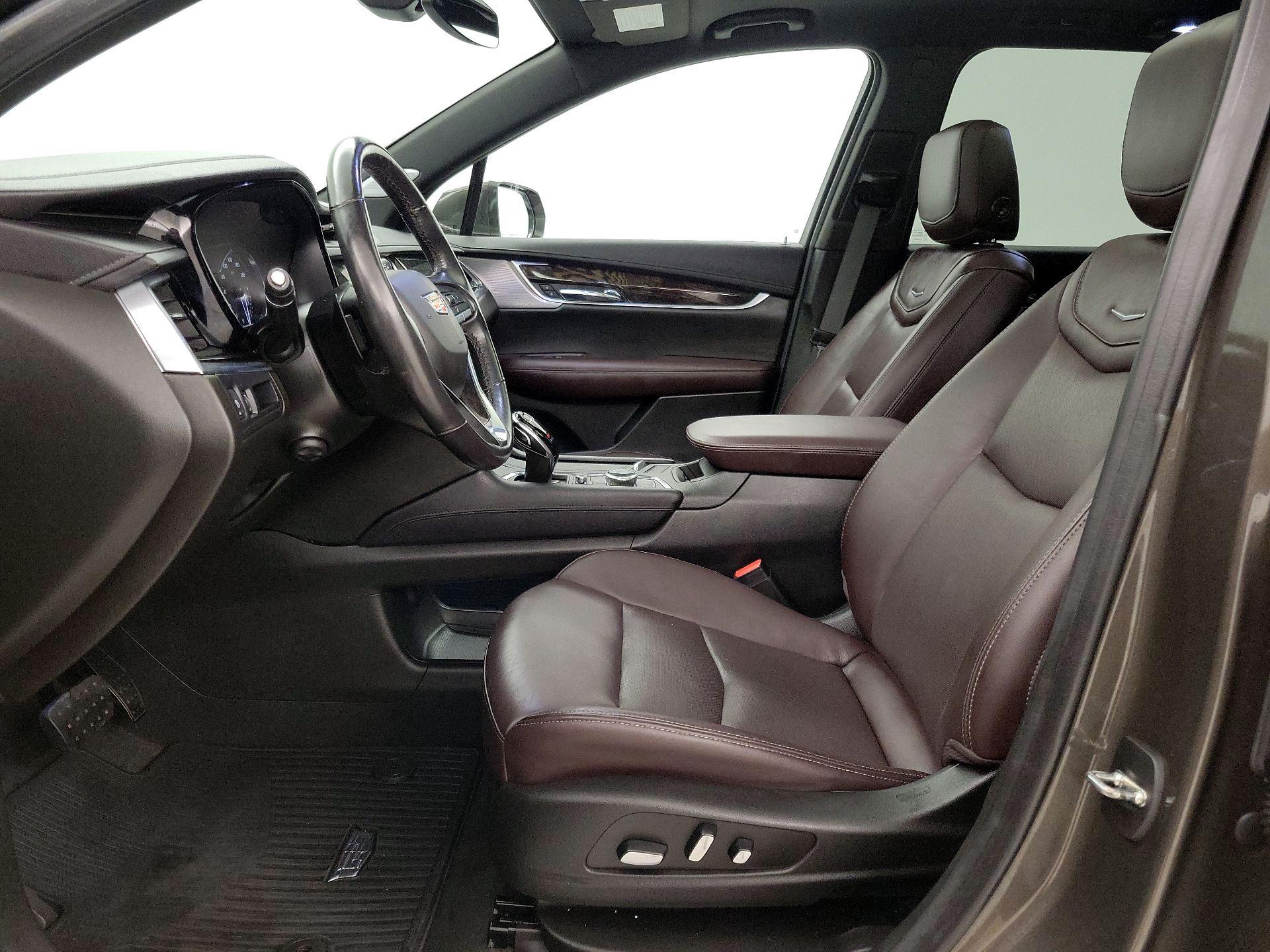 Thumbnail: 2020 Cadillac XT6 - 11