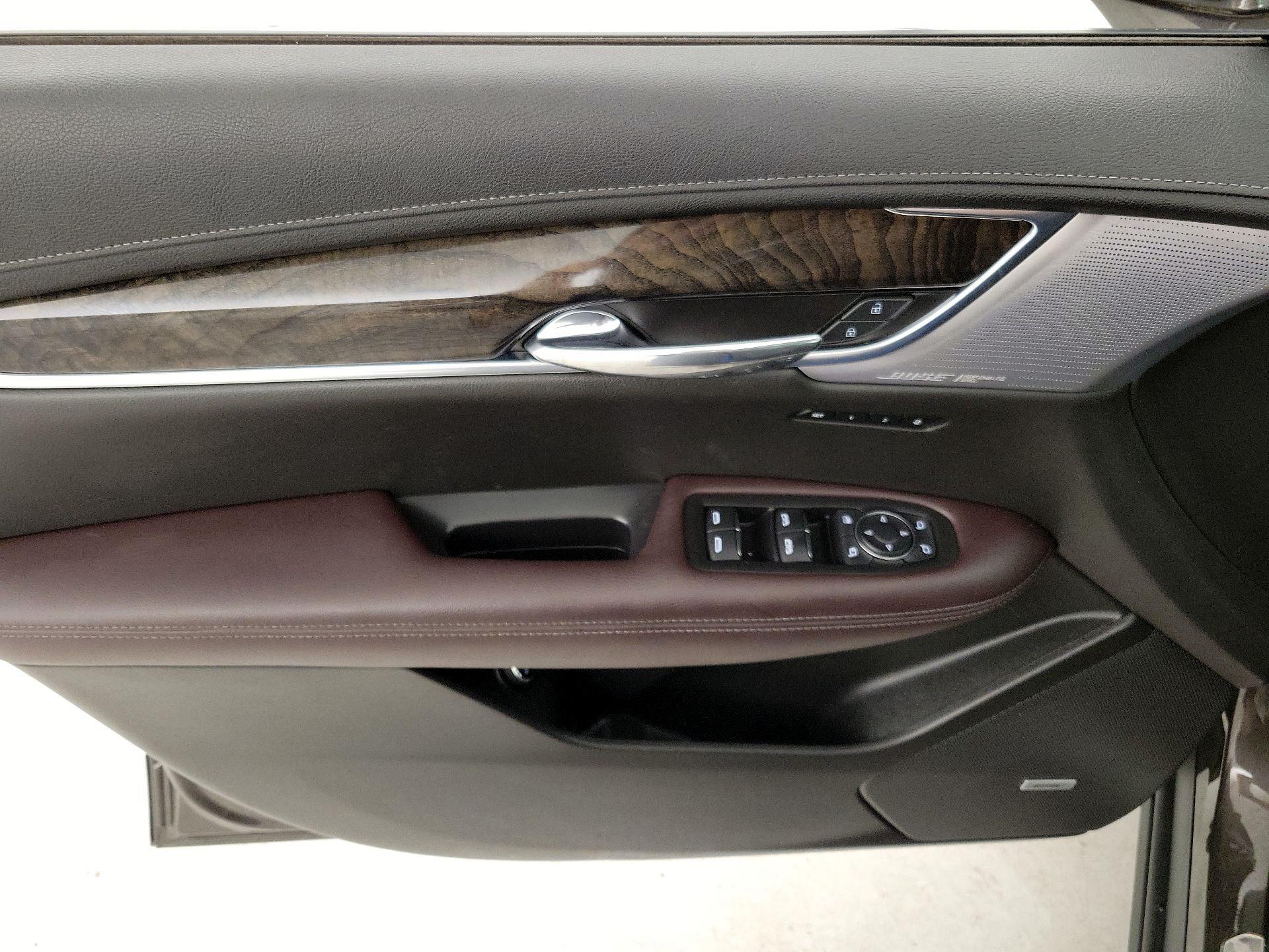 Thumbnail: 2020 Cadillac XT6 - 12